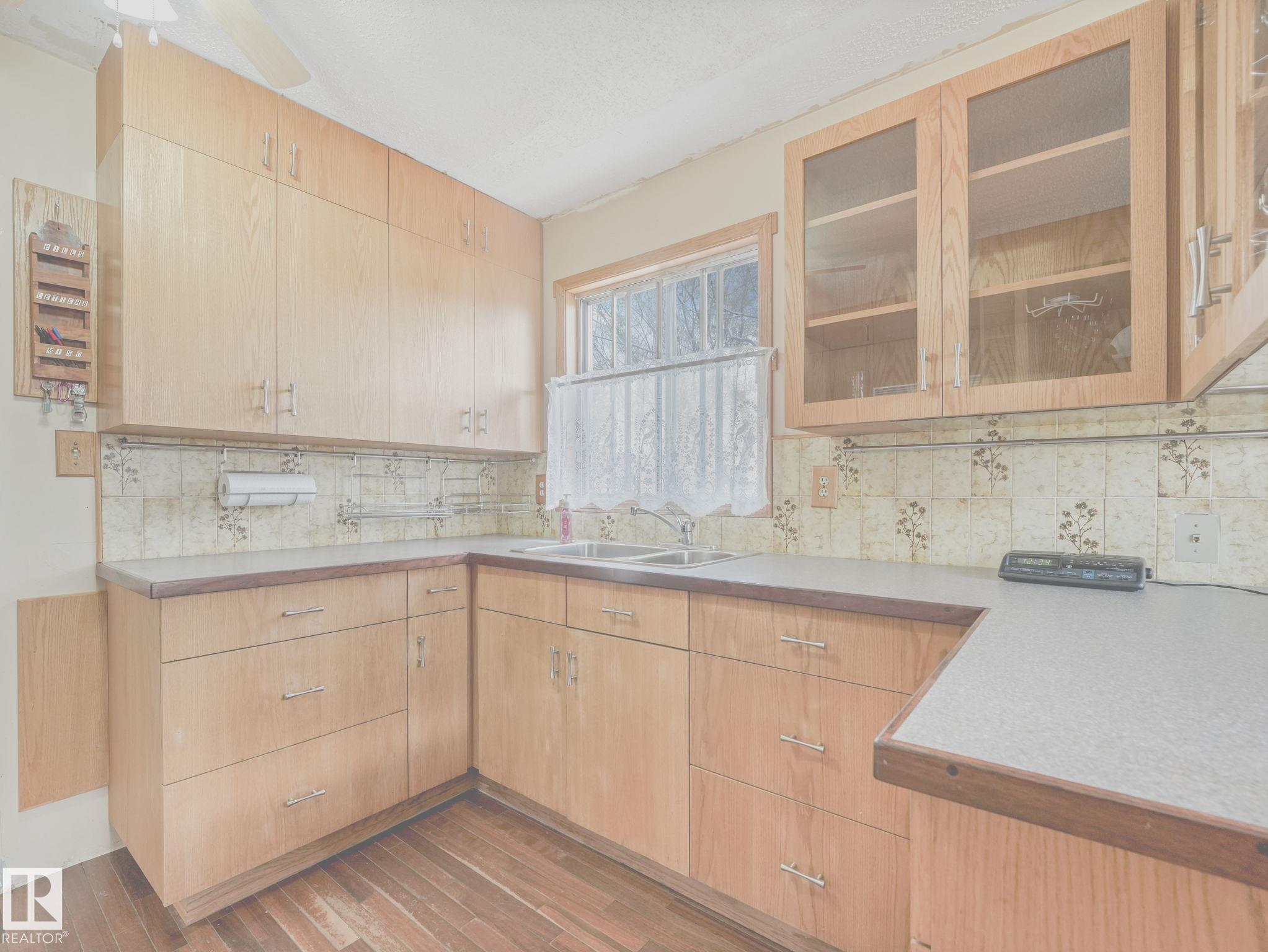 Photo 19 at 34 Camelot Avenue, Corinthia Park, Leduc