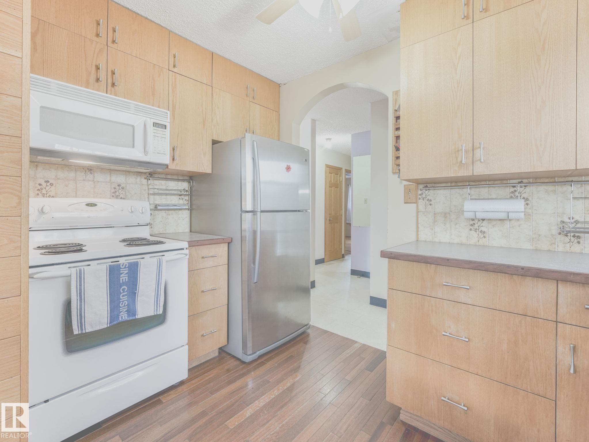 Photo 22 at 34 Camelot Avenue, Corinthia Park, Leduc