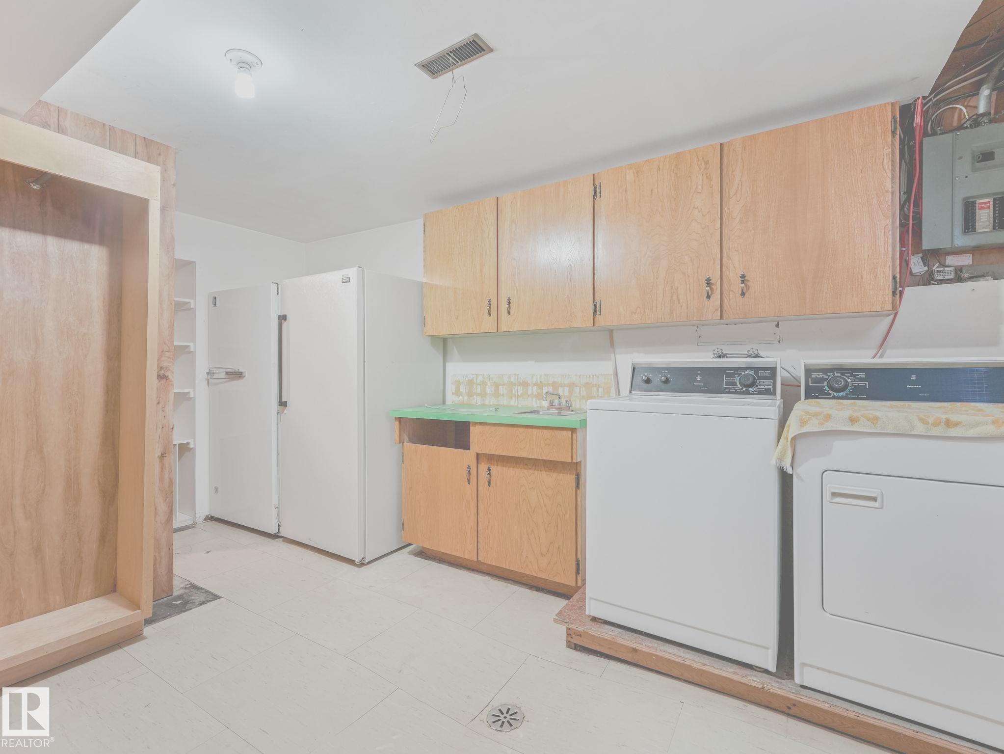 Photo 49 at 34 Camelot Avenue, Corinthia Park, Leduc