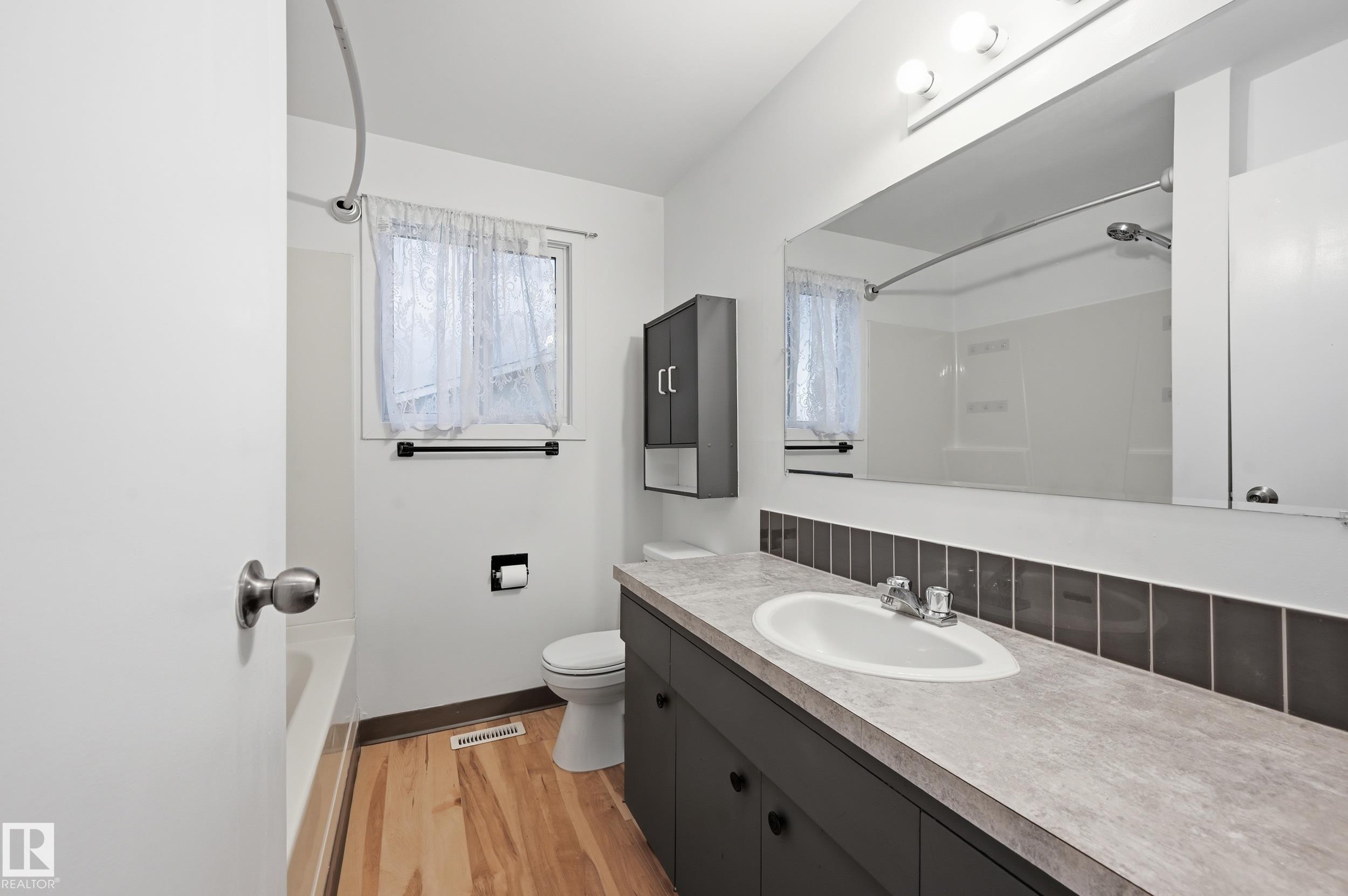 https://zimg.paragon.ice.com/ParagonImages/Property/PM/RAE/225400310/18/0/0/ea6d70c89a393633fc2c88d66c1c17ee/1/947136467c5dcb858beb85184bdb7641/225400310-e8d0c5ce-ce46-4dad-8652-a742549fa753.JPG