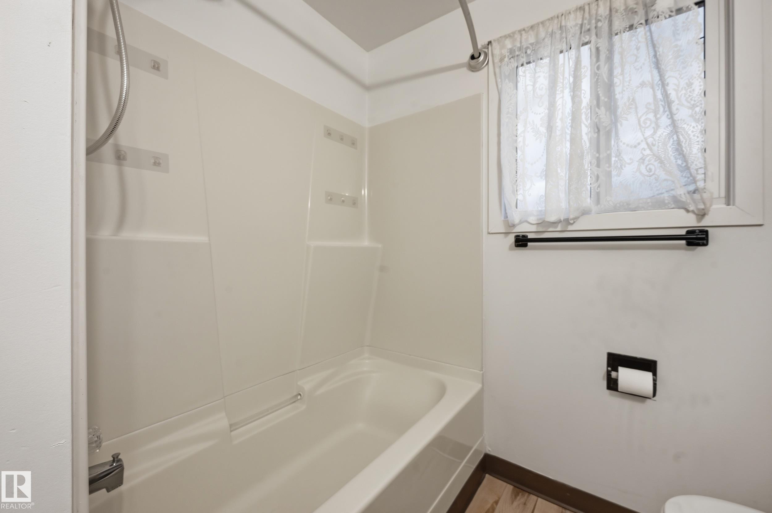 https://zimg.paragon.ice.com/ParagonImages/Property/PM/RAE/225400310/19/0/0/98cb3070c05a3d0b375f6212a09c1a61/1/947136467c5dcb858beb85184bdb7641/225400310-2e8c67d3-21f9-4a1f-8341-0cdb556973de.JPG
