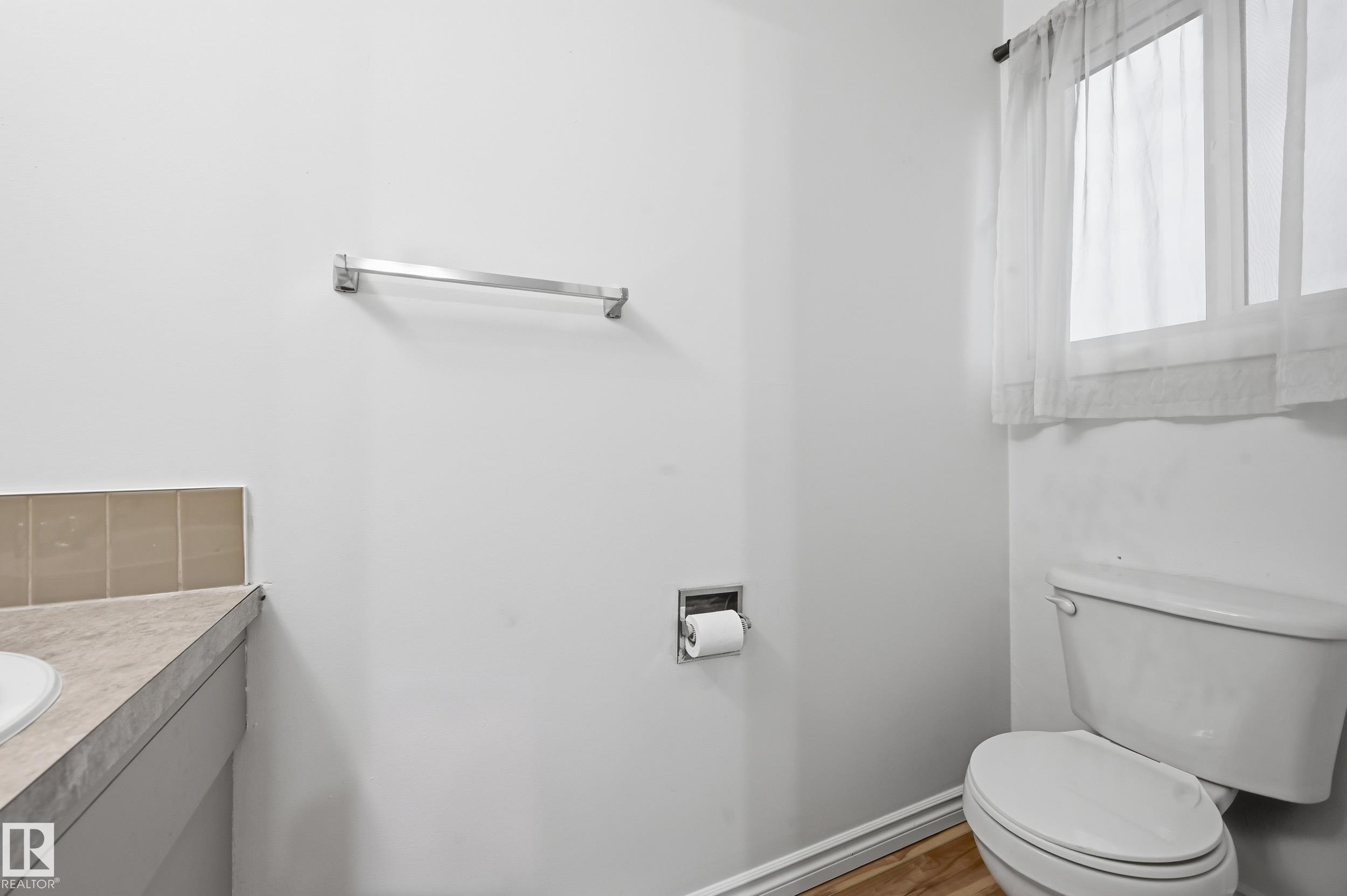 https://zimg.paragon.ice.com/ParagonImages/Property/PM/RAE/225400310/24/0/0/cacc2774b08387fb9660d6d04a4c9e45/1/947136467c5dcb858beb85184bdb7641/225400310-aecd1b65-87d5-4078-bb31-37a4c45954ad.JPG