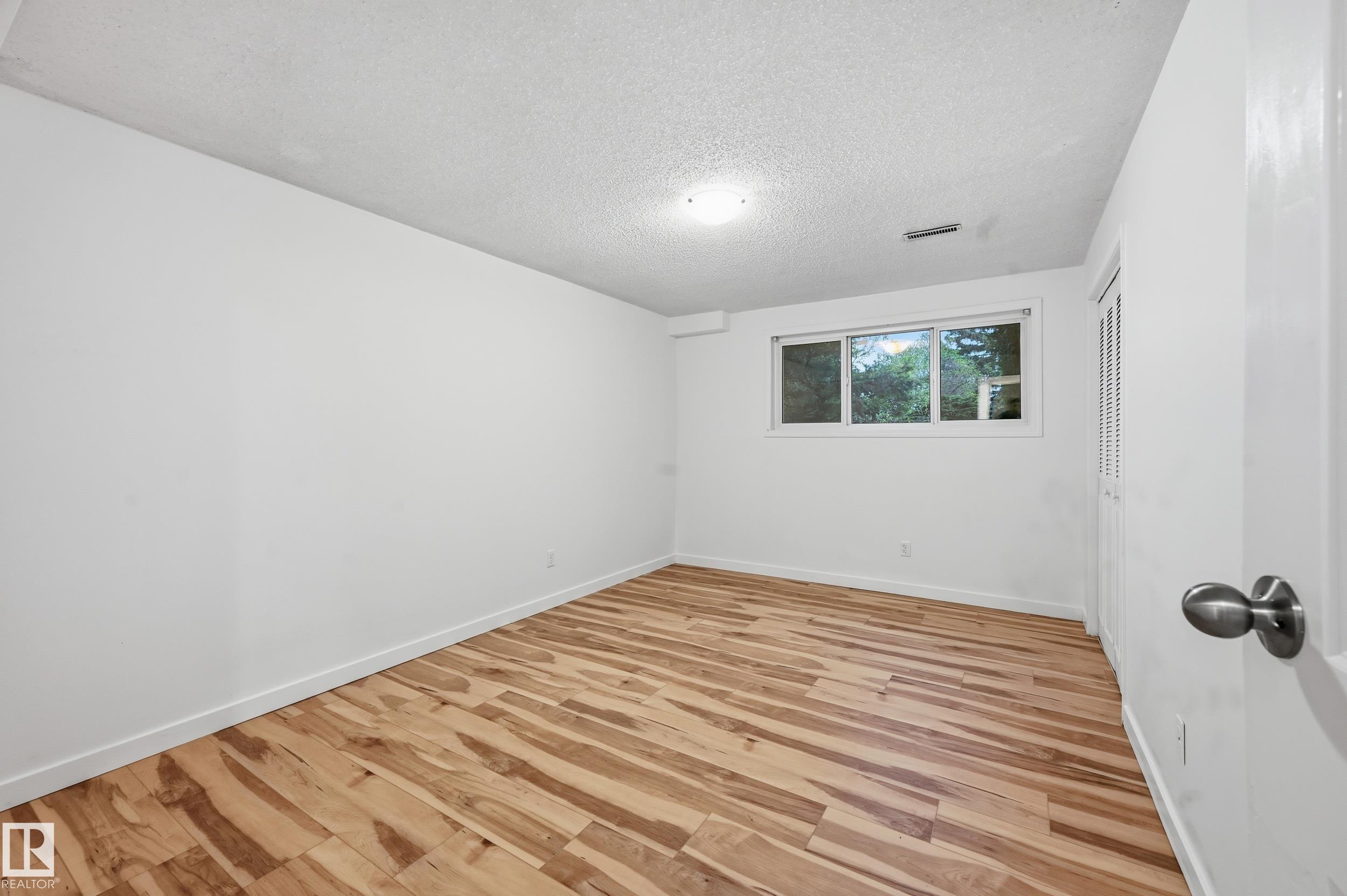 https://zimg.paragon.ice.com/ParagonImages/Property/PM/RAE/225400310/31/0/0/0675dc12a89ba458056b4c6ca8c561ed/1/947136467c5dcb858beb85184bdb7641/225400310-9c183157-5fe3-4e6e-ba51-144ebff1f3e8.JPG