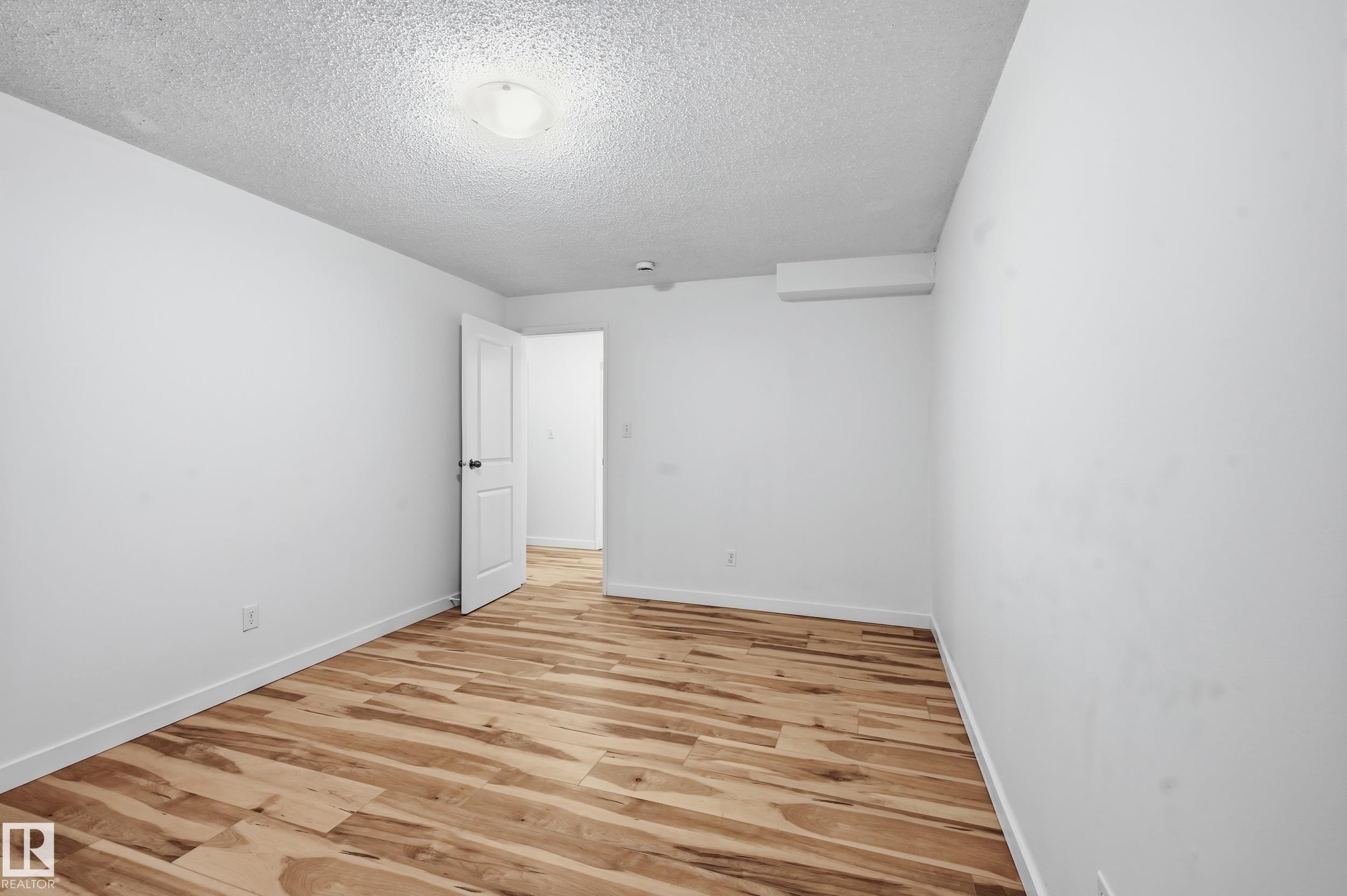 https://zimg.paragon.ice.com/ParagonImages/Property/PM/RAE/225400310/32/0/0/991e2cc8507ff118ac1f26357cc35399/1/947136467c5dcb858beb85184bdb7641/225400310-8a2c419e-6366-430c-ad07-488d11ce8d0c.JPG