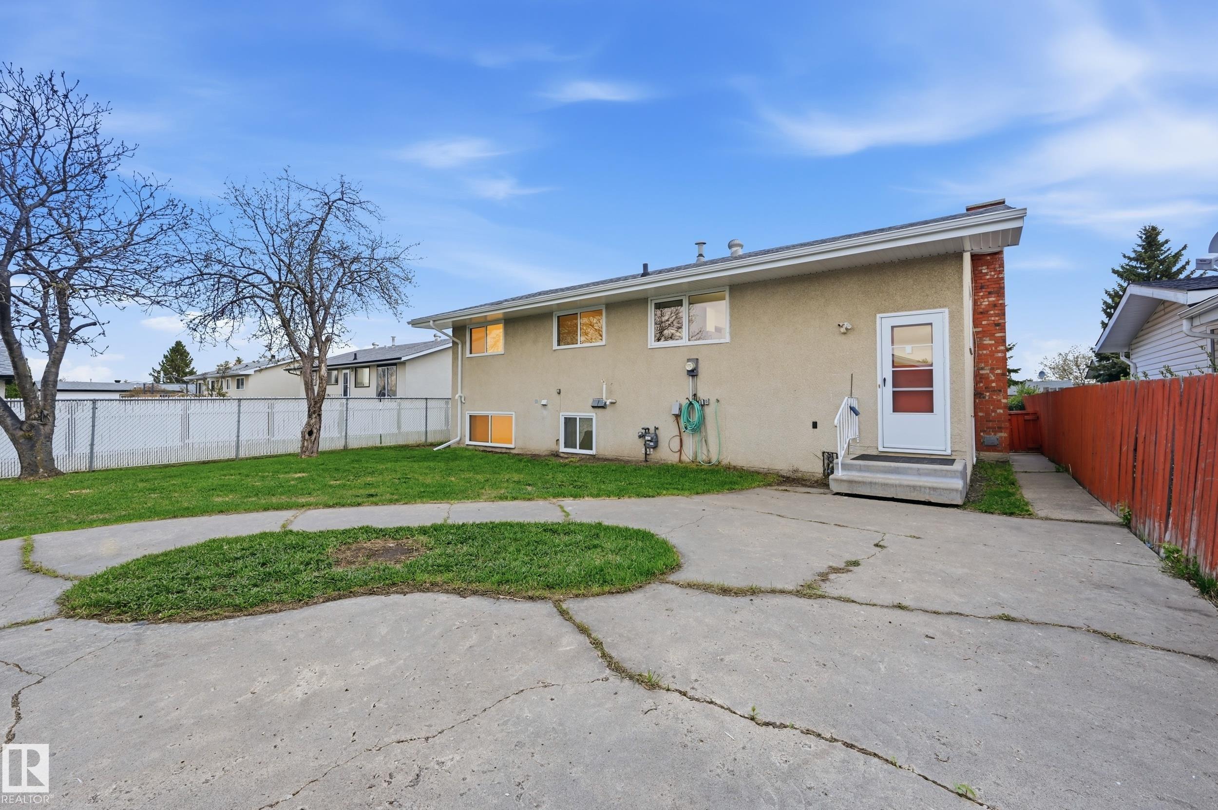 https://zimg.paragon.ice.com/ParagonImages/Property/PM/RAE/225400310/39/0/0/251fa18b5e3ebb8b2635bb03260318ff/1/947136467c5dcb858beb85184bdb7641/225400310-188b8885-0e12-494f-9975-50b214878e55.JPG