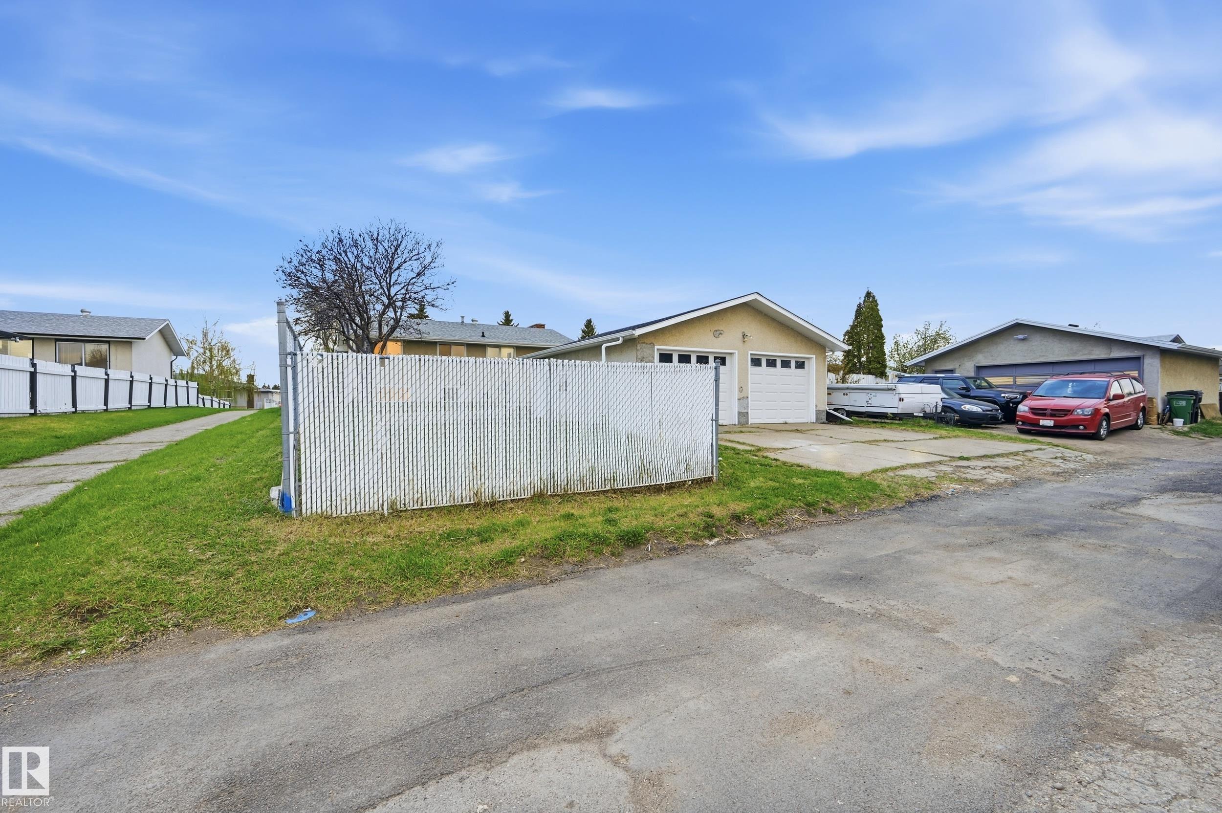 https://zimg.paragon.ice.com/ParagonImages/Property/PM/RAE/225400310/45/0/0/87e8c344648ba862fbda46ade7e5ee45/1/947136467c5dcb858beb85184bdb7641/225400310-9e6c1f44-053e-4c00-8c54-fbc8144e423e.JPG