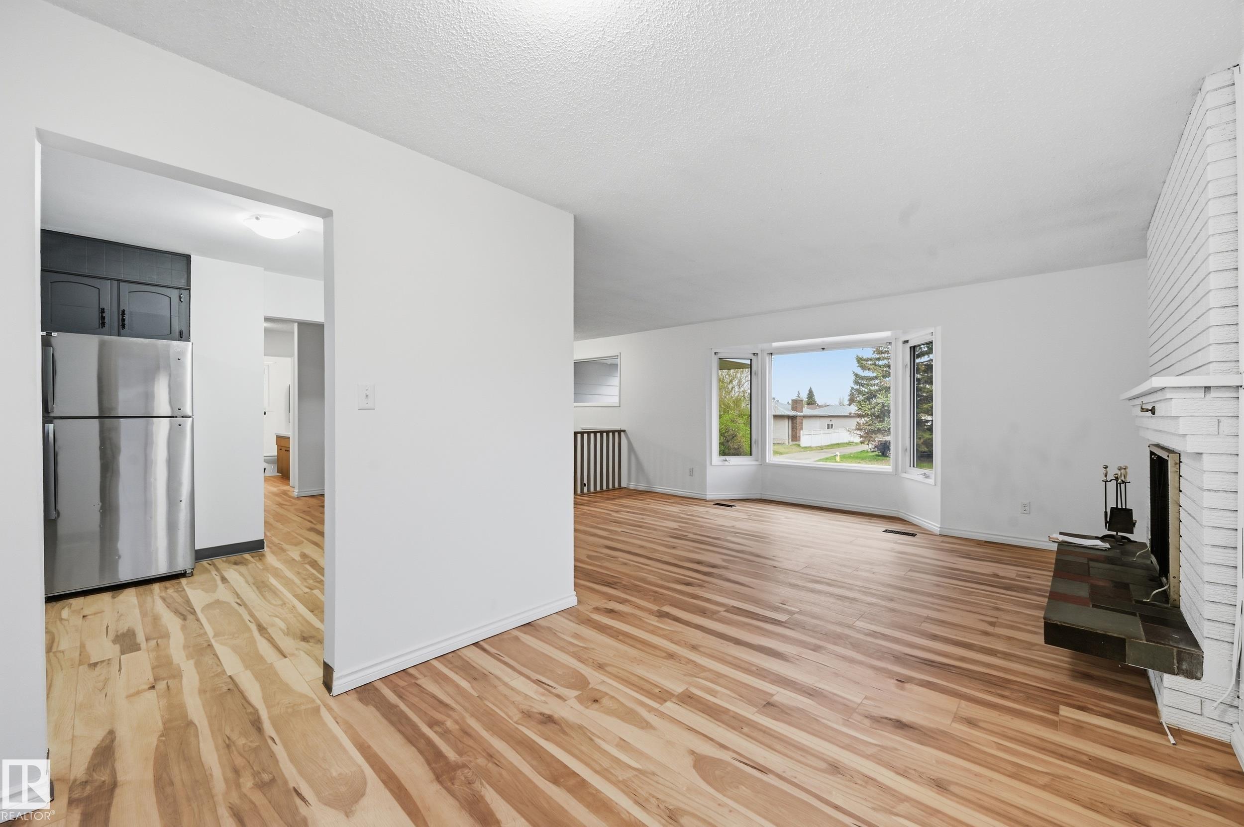 https://zimg.paragon.ice.com/ParagonImages/Property/PM/RAE/225400310/7/0/0/e33ed3e0544179974e0d5434e20d6661/1/947136467c5dcb858beb85184bdb7641/225400310-4e6f1b7a-7243-43ae-946f-e70fc25008cb.JPG