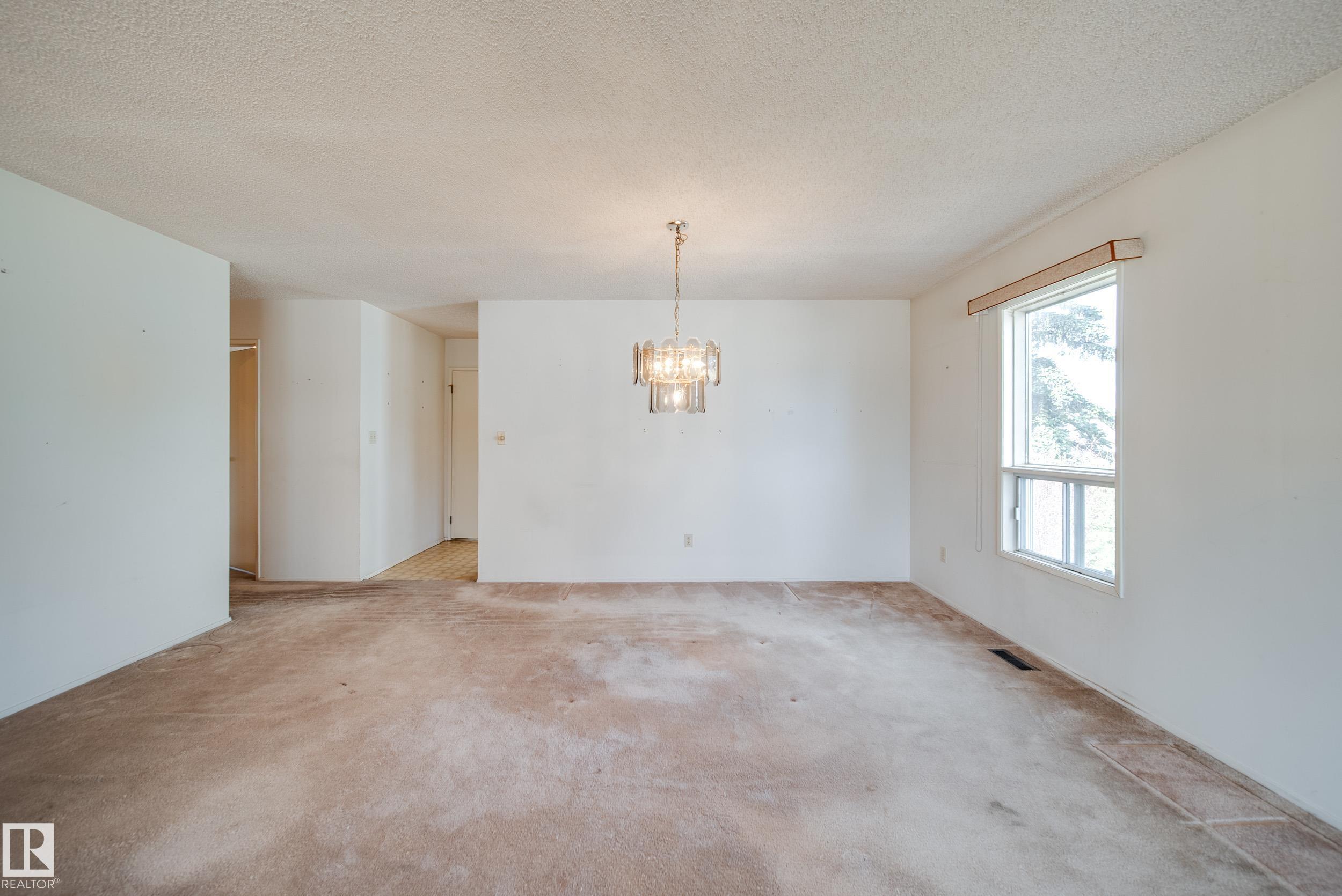 https://zimg.paragon.ice.com/ParagonImages/Property/PM/RAE/225400313/10/0/0/e6fa3039acb4211da6168155a5622ea2/1/b08c3882588ae54a3393daae2d3ebc24/225400313-f578f34a-f8ac-4715-beea-5be1b352b375.JPG