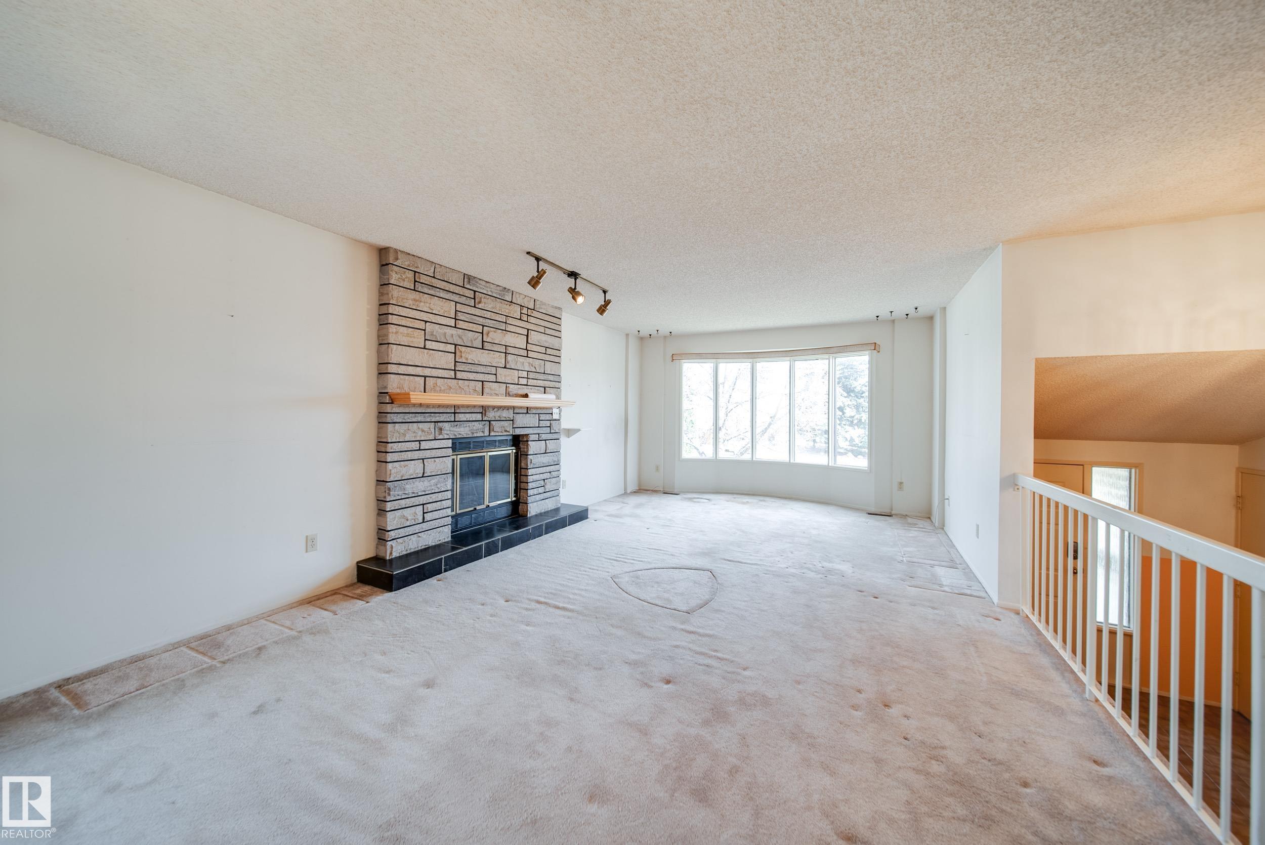 https://zimg.paragon.ice.com/ParagonImages/Property/PM/RAE/225400313/11/0/0/f14b5c6d4c4cfc5cd01c143cfa0eb7f4/1/b08c3882588ae54a3393daae2d3ebc24/225400313-c39668aa-b52f-4729-ae06-a34a1ce7f4ff.JPG