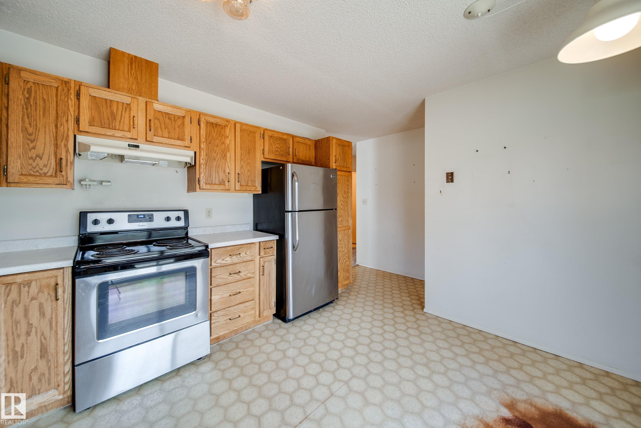 https://zimg.paragon.ice.com/ParagonImages/Property/PM/RAE/225400313/12/0/0/fb35dcfe7b8a874b4836f01f1d227661/1/b08c3882588ae54a3393daae2d3ebc24/225400313-609c54d1-fa38-4d7c-9982-2b76cef9034f.JPG
