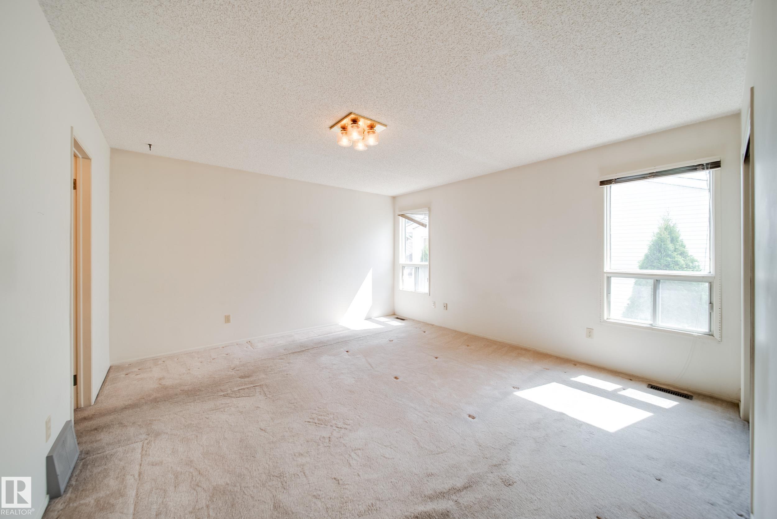 https://zimg.paragon.ice.com/ParagonImages/Property/PM/RAE/225400313/19/0/0/fccb57627f9747f5f960490264e8133e/1/b08c3882588ae54a3393daae2d3ebc24/225400313-d8d8b9ff-45e0-4fd1-86a1-ad49fbfab46d.JPG
