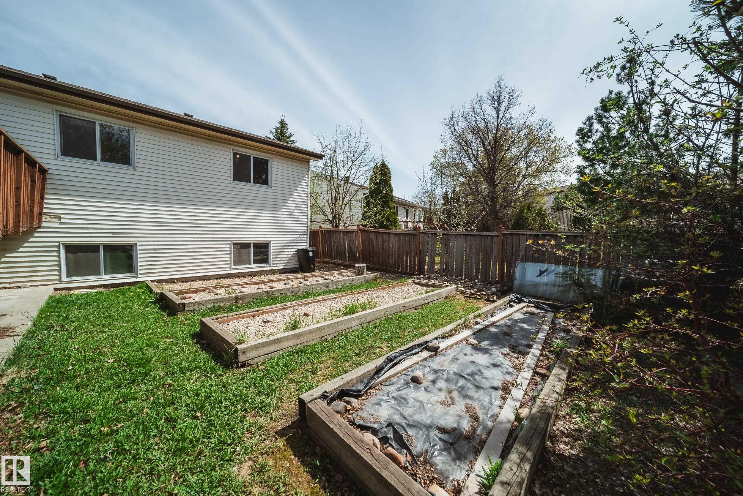 https://zimg.paragon.ice.com/ParagonImages/Property/PM/RAE/225400313/34/0/0/58d89574c56cfe26de7cc97ca65a7e2c/1/b08c3882588ae54a3393daae2d3ebc24/225400313-1ac19f04-b82b-49b0-b3de-65e6f0bc3b13.JPG