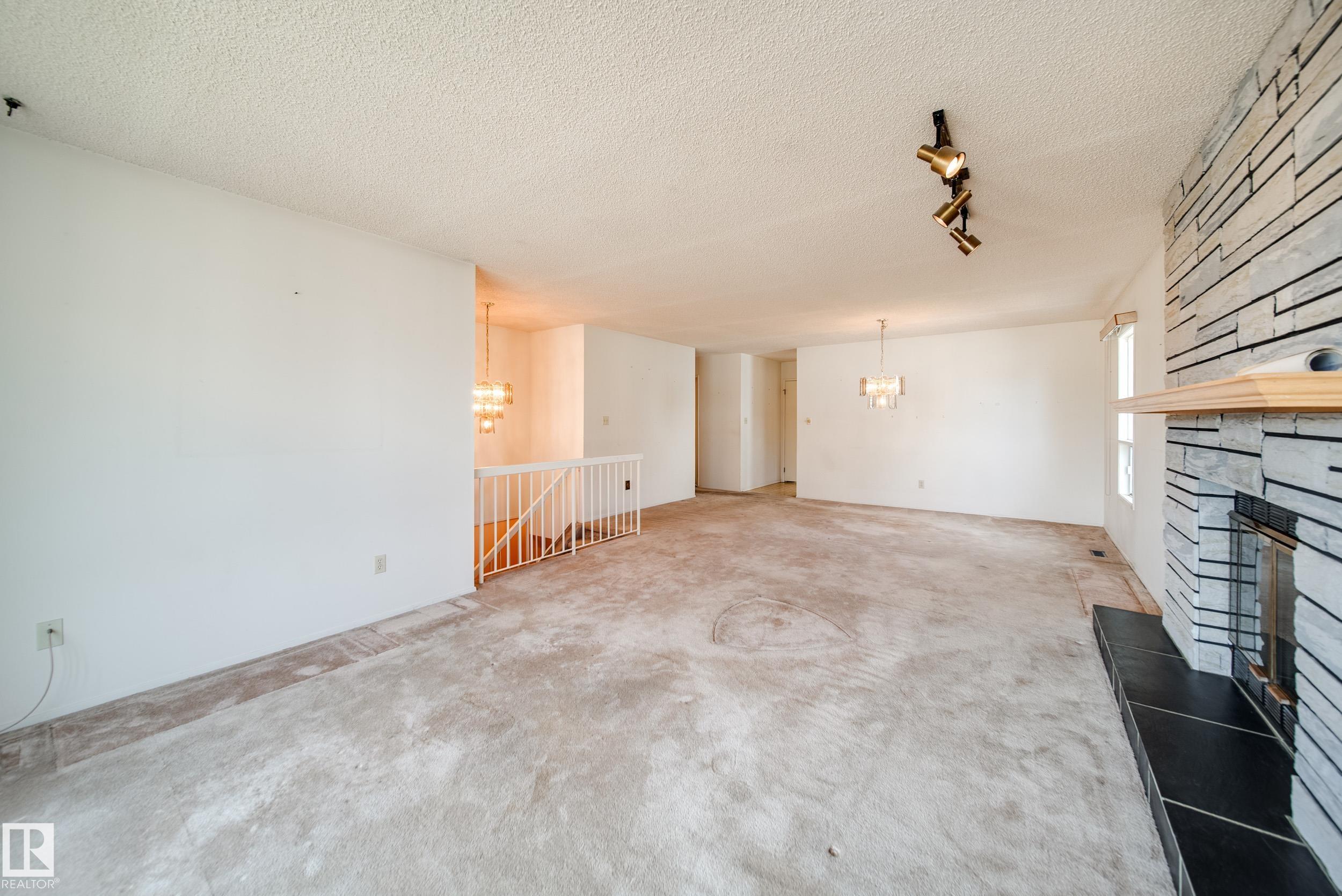 https://zimg.paragon.ice.com/ParagonImages/Property/PM/RAE/225400313/8/0/0/3b5ce73d8e8dfa6e56f61e79074254dc/1/b08c3882588ae54a3393daae2d3ebc24/225400313-f342c251-6aca-4f1b-bd19-7effd5d8d252.JPG