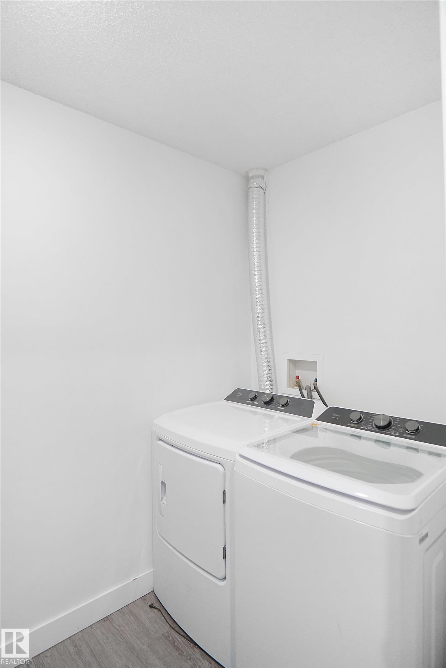 https://zimg.paragon.ice.com/ParagonImages/Property/PM/RAE/225400317/22/0/0/424bf9fda6172f7814cc946c426e7833/1/1bd206baf2a87261e6ecf284eedfbb8a/225400317-A62A3A30-0C71-4ED2-987C-BFED88703E6D.JPG