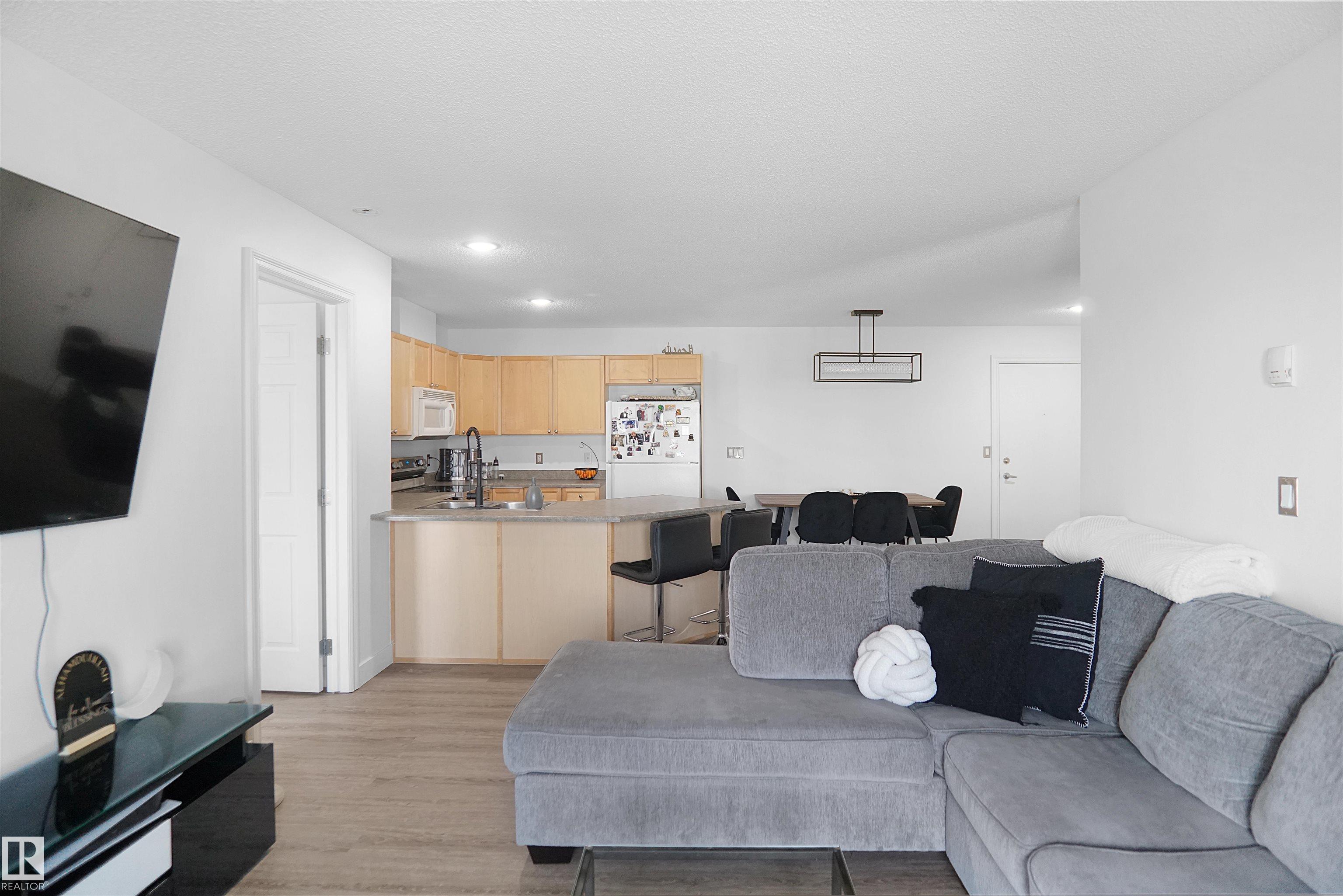 https://zimg.paragon.ice.com/ParagonImages/Property/PM/RAE/225400317/8/0/0/65b253e31d7c9e19c0fb68ae8ca5f39c/1/1bd206baf2a87261e6ecf284eedfbb8a/225400317-6A099809-24D3-4CDC-AEC3-E701BC0B756E.JPG
