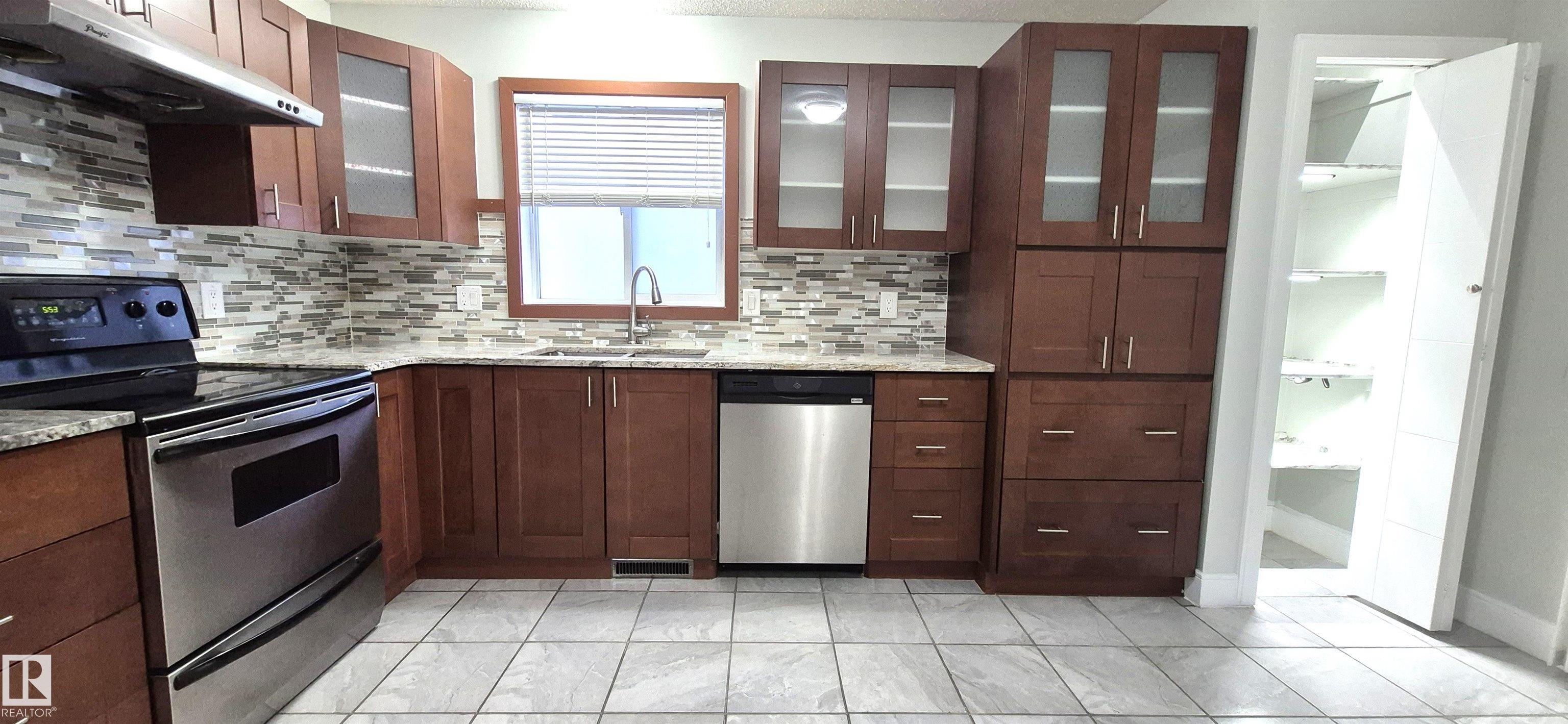 Photo 23 at 408 Jennings Bay NW, Jackson Heights, Edmonton
