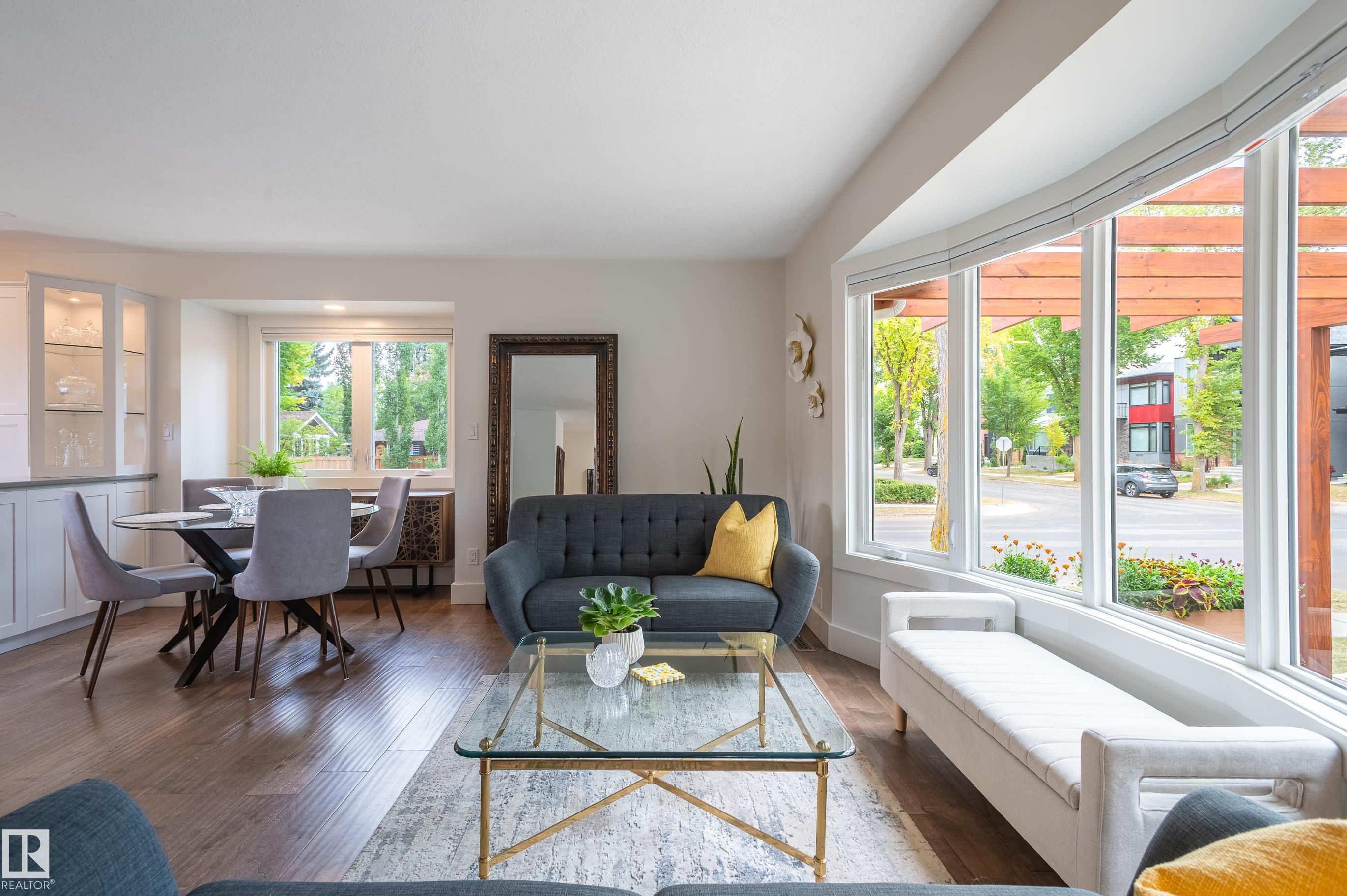 https://zimg.paragon.ice.com/ParagonImages/Property/PM/RAE/225400324/10/0/0/e90b282401c6623696e4861ca7ad957c/1/92809a77e2808e3db5c705a67791daf9/225400324-be6abd8c-0222-45e3-bc71-6d560d66141f.JPG
