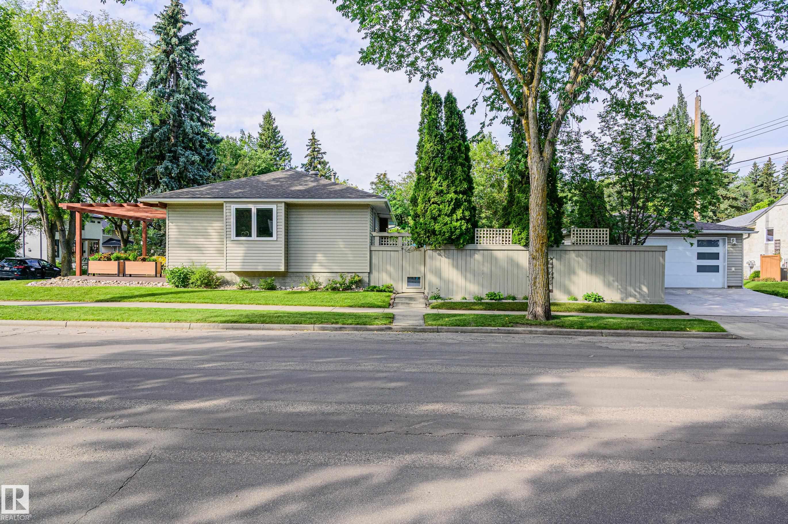 https://zimg.paragon.ice.com/ParagonImages/Property/PM/RAE/225400324/53/0/0/8438bcbd93e9681f3b540b1d290d8d27/1/92809a77e2808e3db5c705a67791daf9/225400324-f5c4692b-a18d-4429-8372-37ecbba68653.JPG