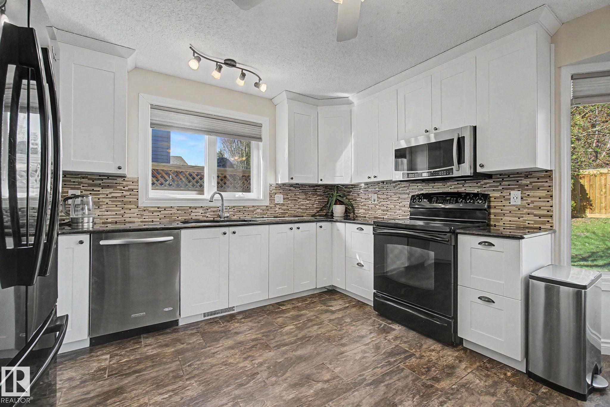 Photo 17 at 42 Woodlake Road, Woodbridge Farms, Sherwood Park