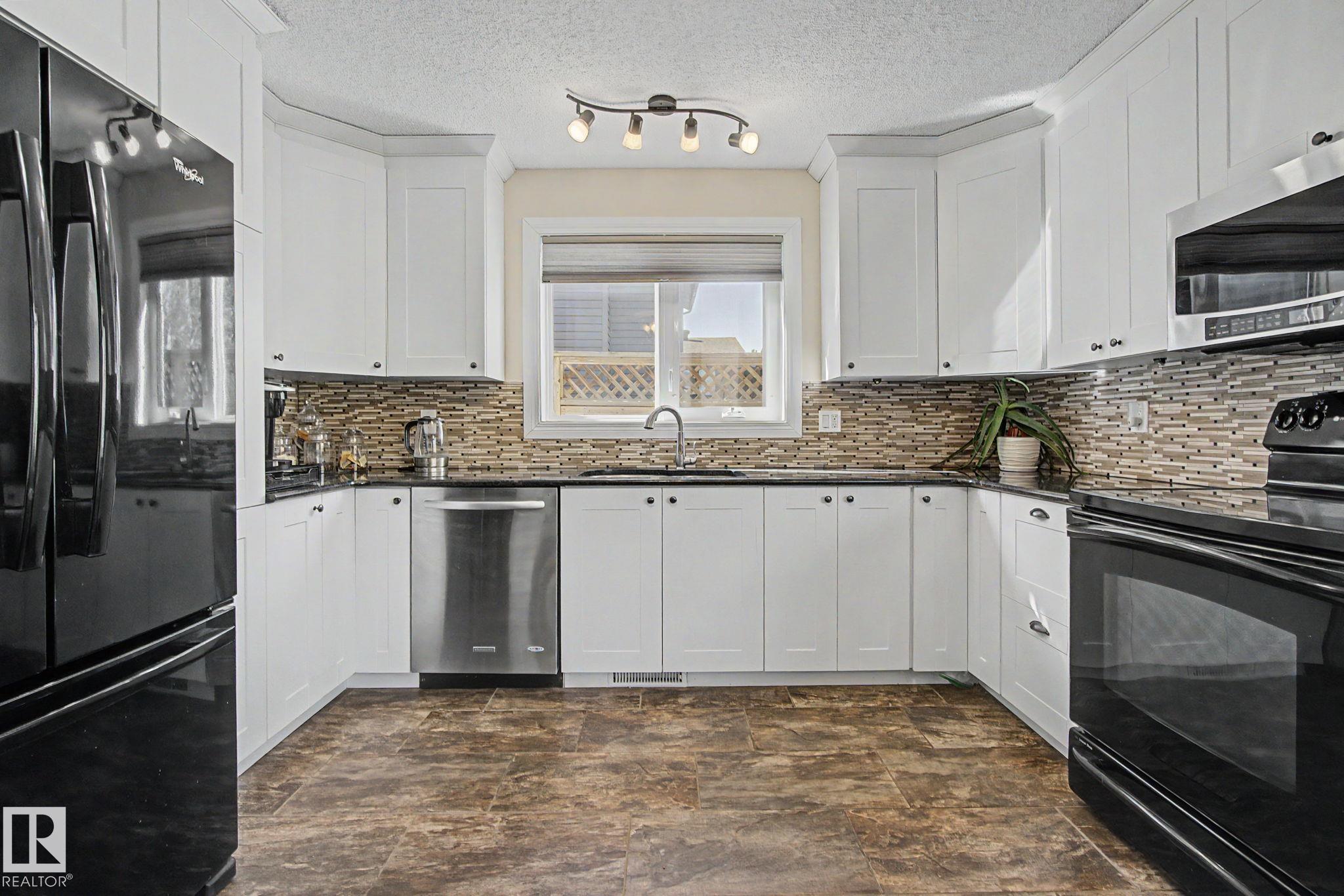 Photo 18 at 42 Woodlake Road, Woodbridge Farms, Sherwood Park