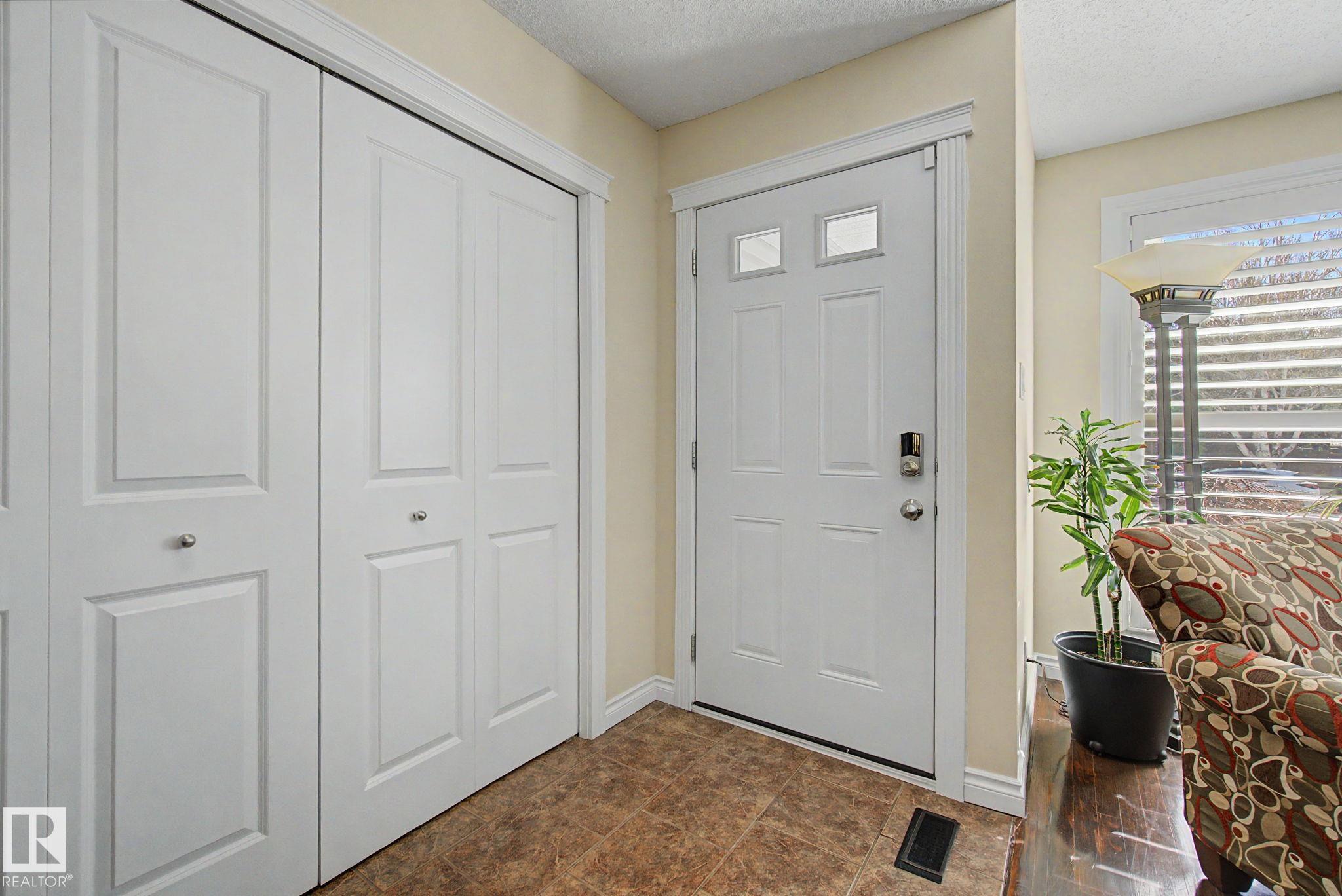 42 Woodlake Road, Woodbridge Farms, Sherwood Park