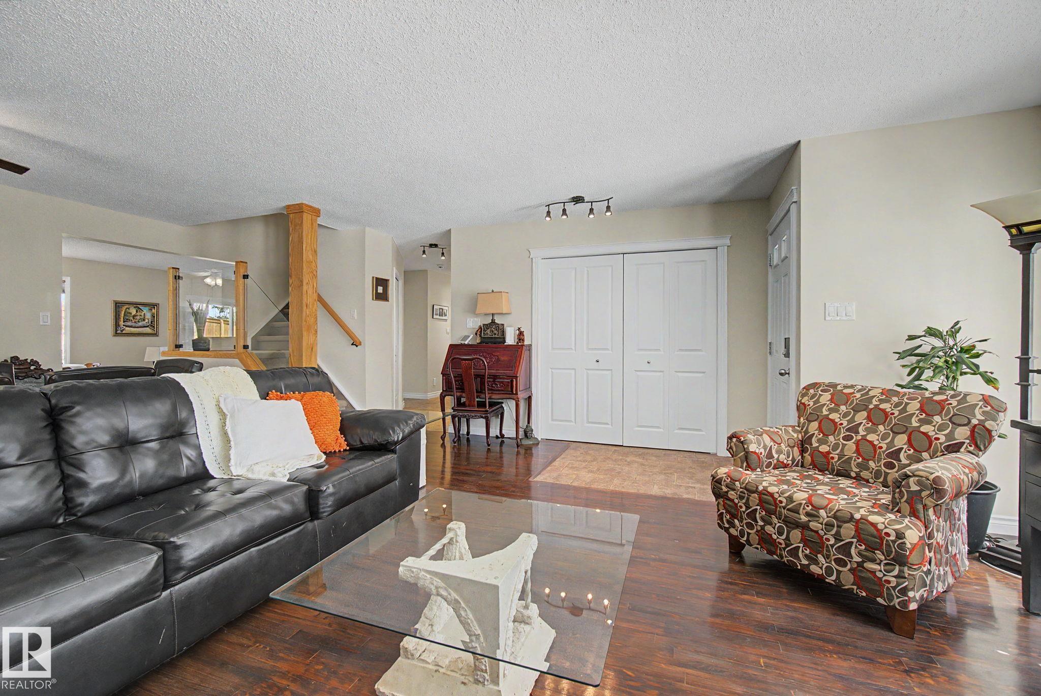 Photo 10 at 42 Woodlake Road, Woodbridge Farms, Sherwood Park