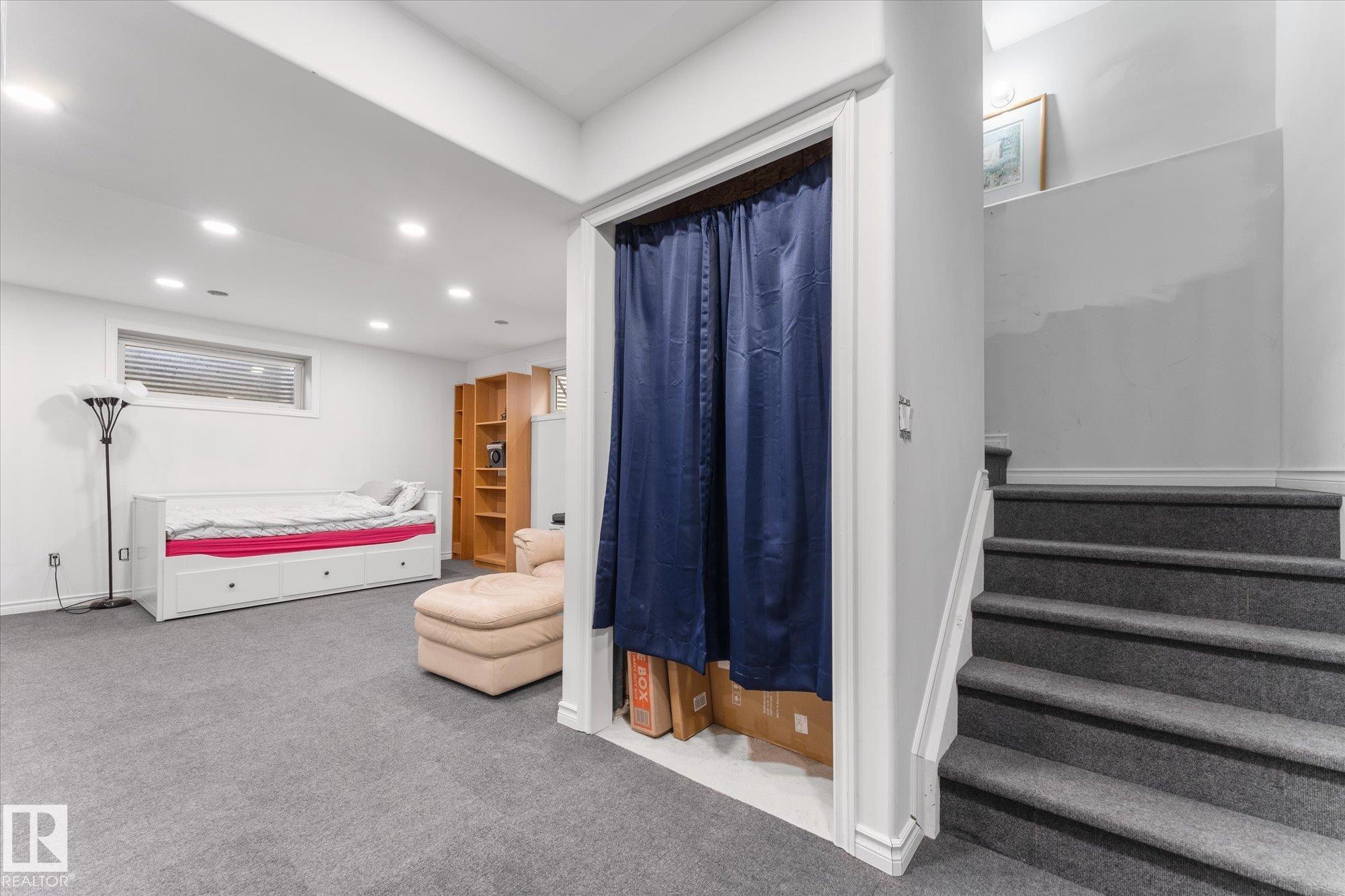 https://zimg.paragon.ice.com/ParagonImages/Property/PM/RAE/225400329/30/0/0/1bc90fa8e1056f4f999d4eaae9c25c45/1/cb6c8f1b47f35530bd456d16bdb6f8cf/225400329-e005c1f3-0f5f-4e8f-8ef1-c381d0a7c27e.JPG