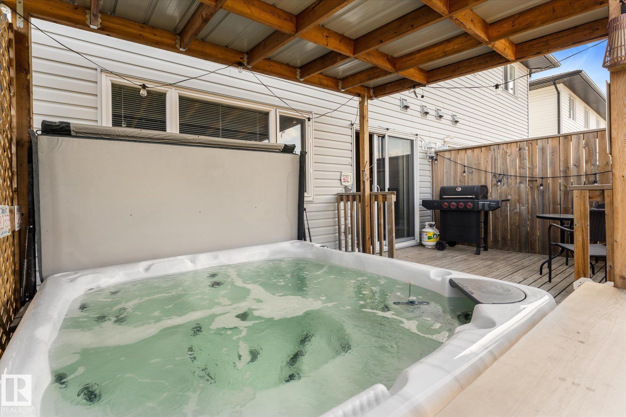 https://zimg.paragon.ice.com/ParagonImages/Property/PM/RAE/225400329/37/0/0/6230c9f3aa7706b1b82d631e3b78ec1a/1/cb6c8f1b47f35530bd456d16bdb6f8cf/225400329-fded2294-b195-45f5-b835-ada00f6191bc.JPG