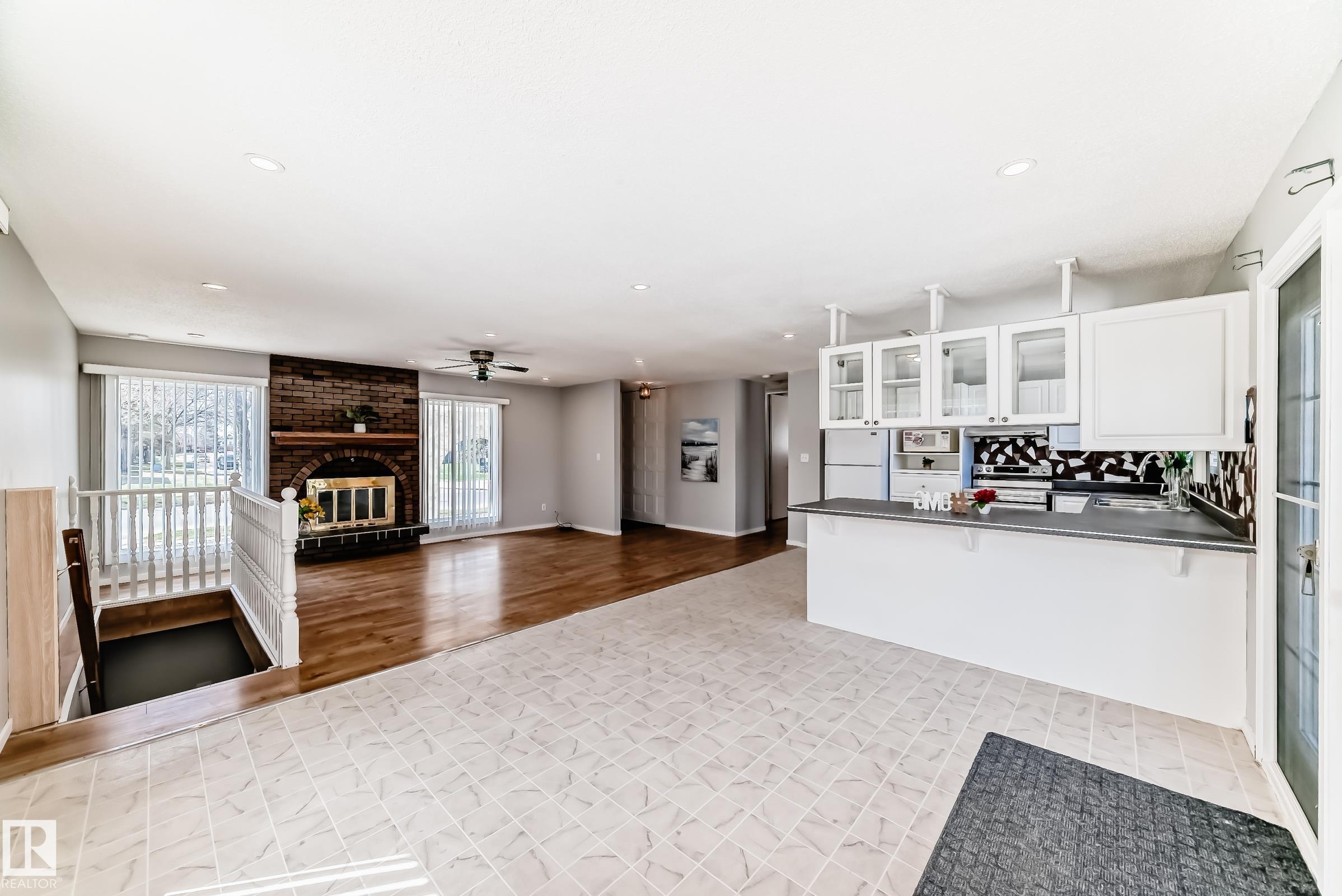 https://zimg.paragon.ice.com/ParagonImages/Property/PM/RAE/225400338/26/0/0/478923739a8fc06b9df0575b48a263e1/1/74fe6708308e75b29fff8ff1140d4409/225400338-77a61058-5cb7-418d-bd13-7cf468264857.JPG