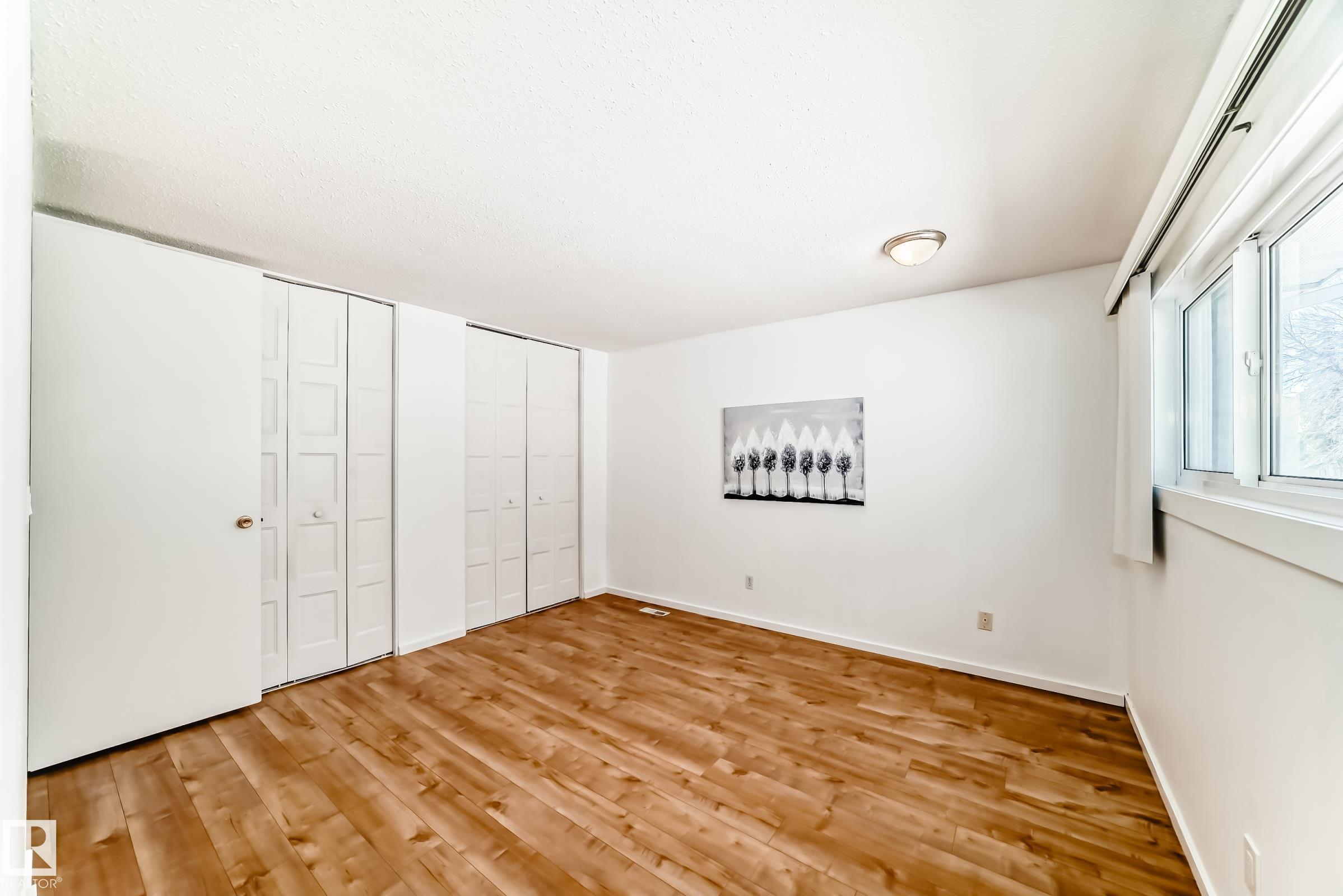https://zimg.paragon.ice.com/ParagonImages/Property/PM/RAE/225400338/31/0/0/89f8a0d8c518e9dab5bc3e37d7ce0fa9/1/74fe6708308e75b29fff8ff1140d4409/225400338-03c34819-9e45-415e-b912-422a2b464bb6.JPG