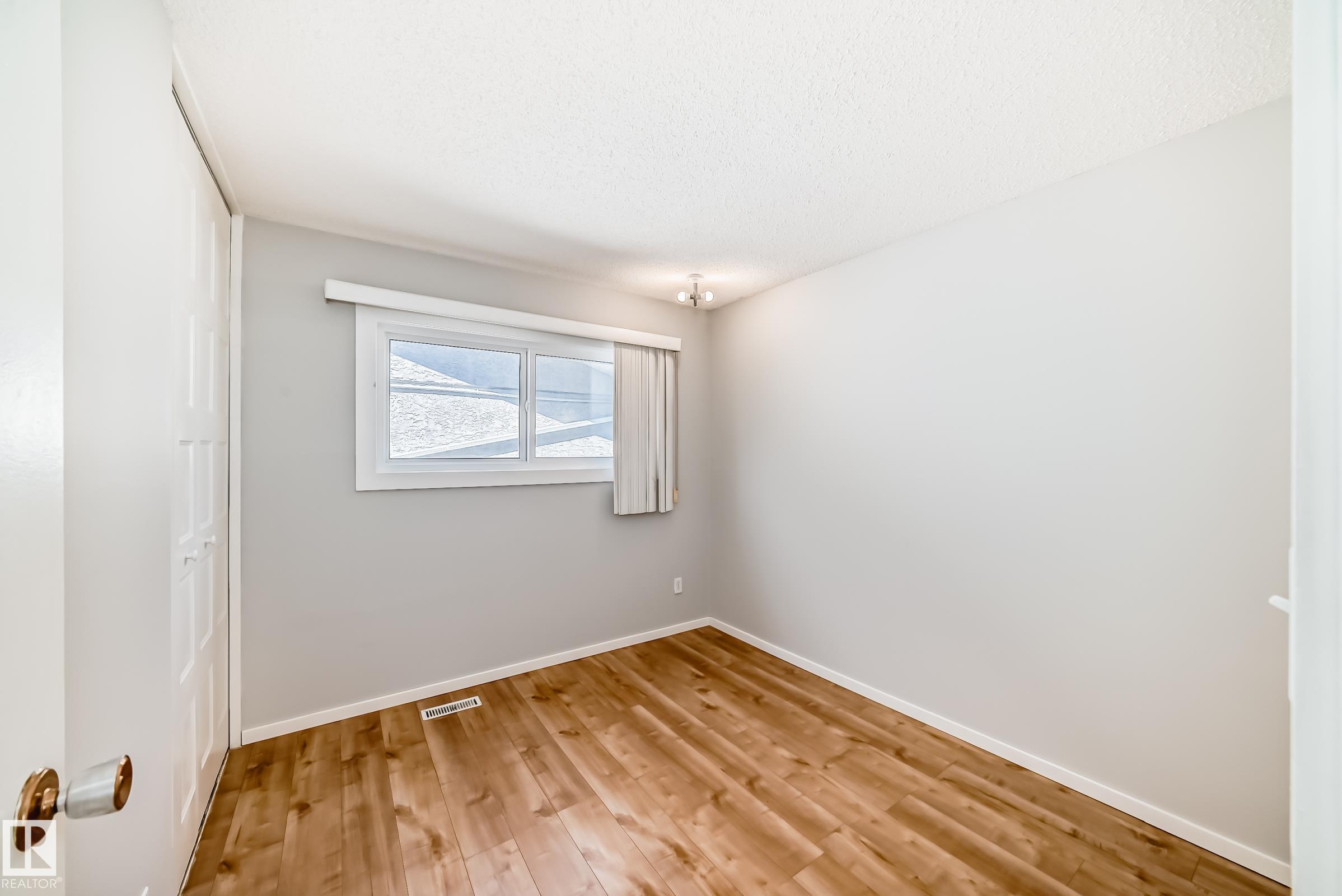 https://zimg.paragon.ice.com/ParagonImages/Property/PM/RAE/225400338/33/0/0/98e999afcc9c9af3c8917302ea54f365/1/74fe6708308e75b29fff8ff1140d4409/225400338-30962cfa-9704-494a-998e-8f9de8adb488.JPG