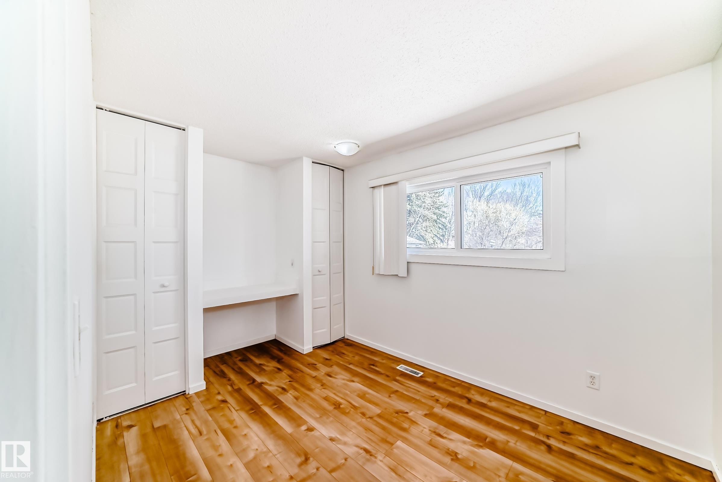 https://zimg.paragon.ice.com/ParagonImages/Property/PM/RAE/225400338/36/0/0/0ba7561789ffb73c0a28242f65036867/1/74fe6708308e75b29fff8ff1140d4409/225400338-170ec327-ab71-4b37-92cd-cad7f4a88cdb.JPG