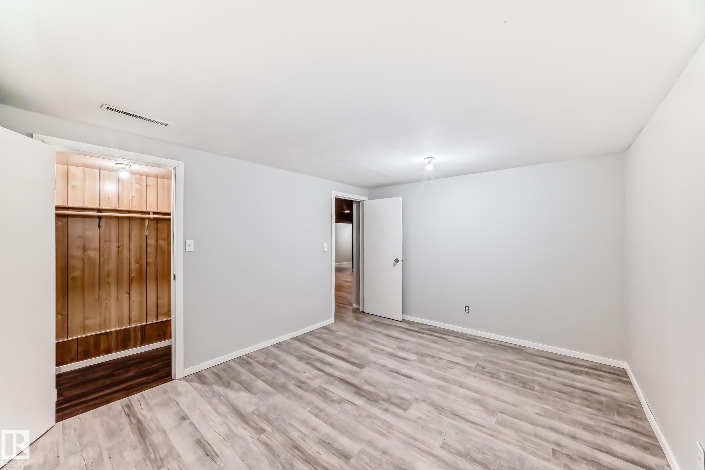 https://zimg.paragon.ice.com/ParagonImages/Property/PM/RAE/225400338/46/0/0/44a31de0a294780f5be24f075b372700/1/74fe6708308e75b29fff8ff1140d4409/225400338-992ccd80-1b15-478b-8579-7231421410ff.JPG