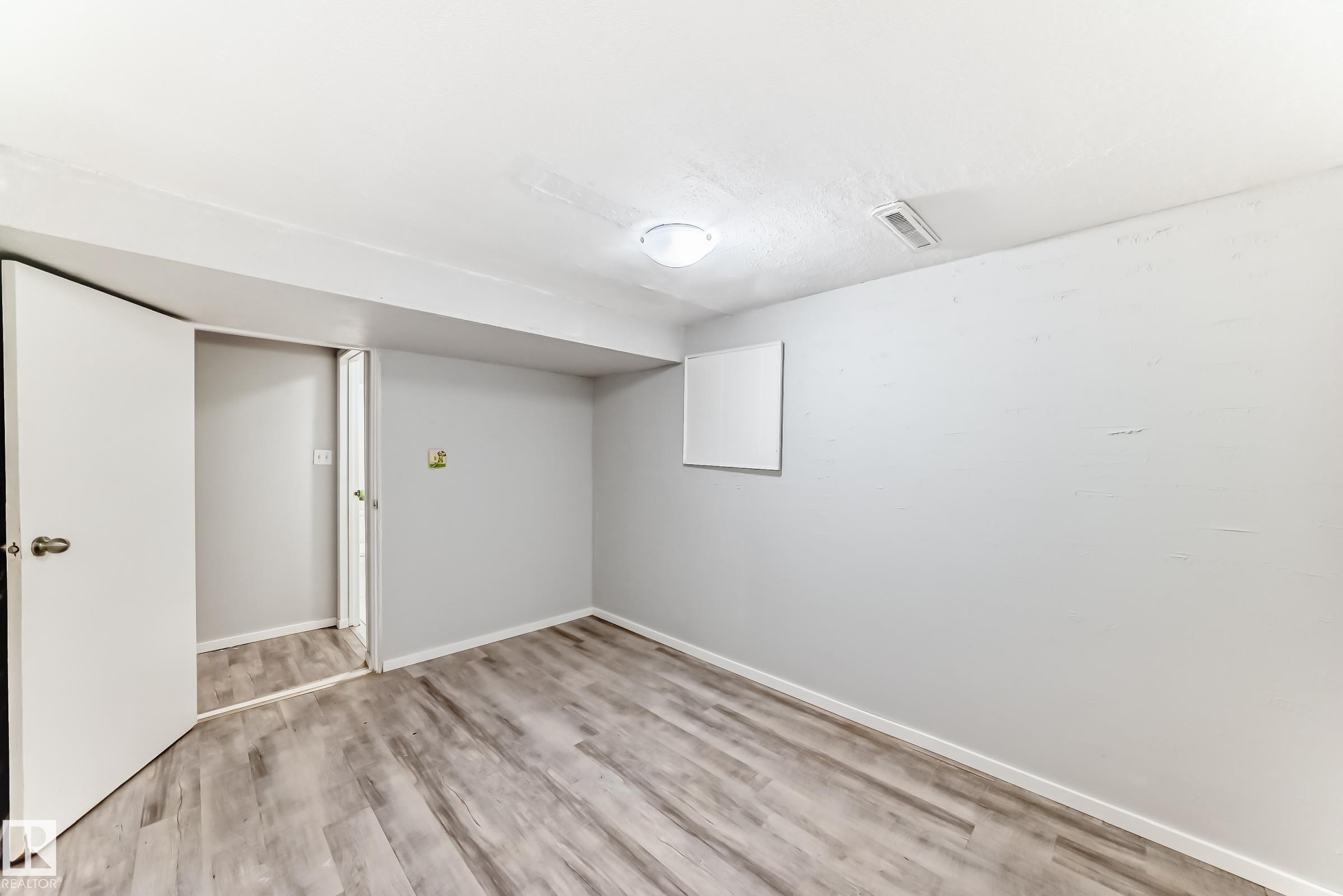 https://zimg.paragon.ice.com/ParagonImages/Property/PM/RAE/225400338/49/0/0/ea981ddf7ed771d697f907a2e5839438/1/74fe6708308e75b29fff8ff1140d4409/225400338-c1b34d34-d9ff-4779-9a97-b5990b8ff27f.JPG