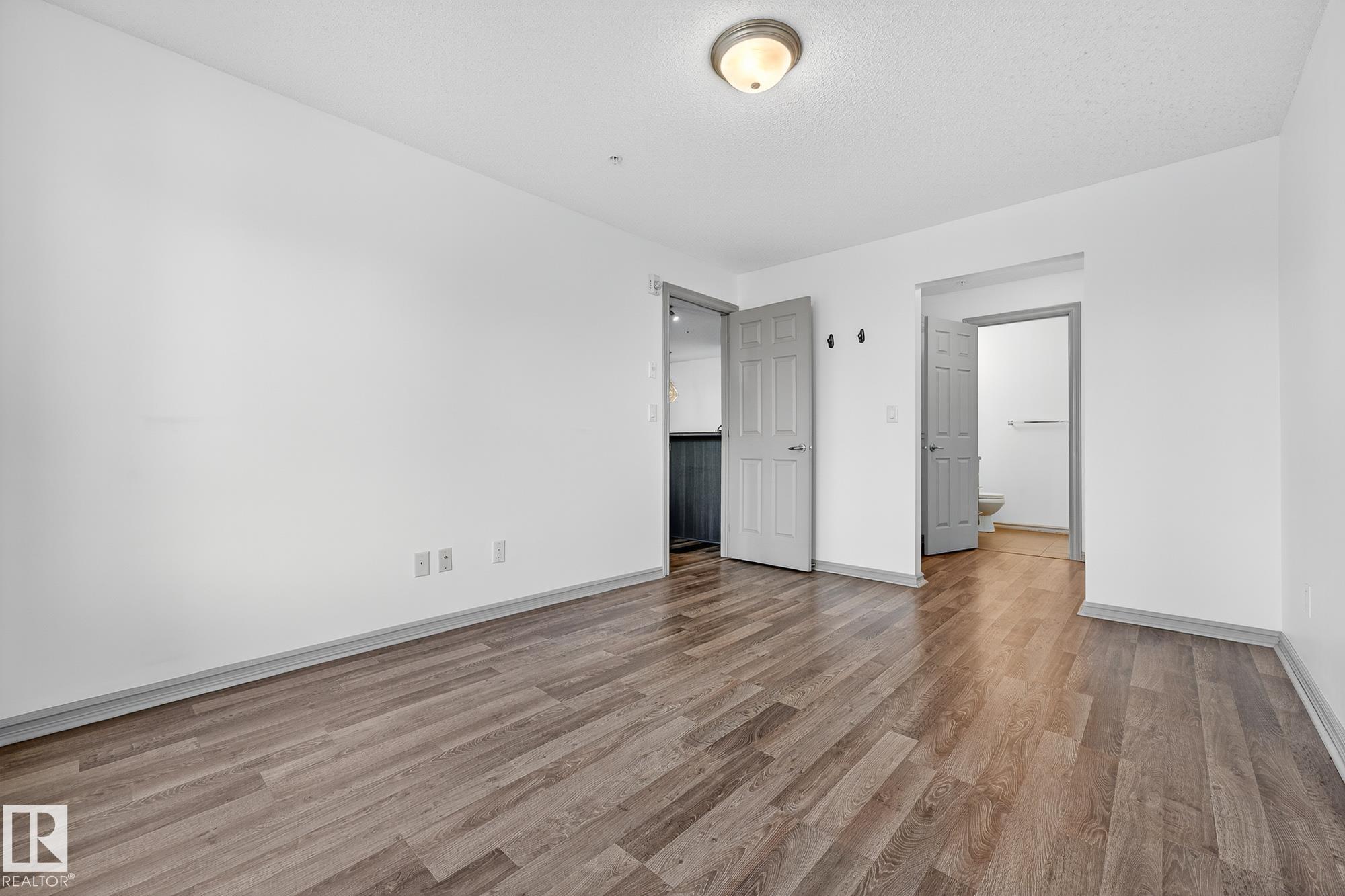 https://zimg.paragon.ice.com/ParagonImages/Property/PM/RAE/225400341/18/0/0/0babc78c3b4400042e59a578d0a46fd3/1/fc5a4359451d58cdc060131bf7e22e37/225400341-395b5ac0-1348-41e0-be16-59dd53558131.JPG