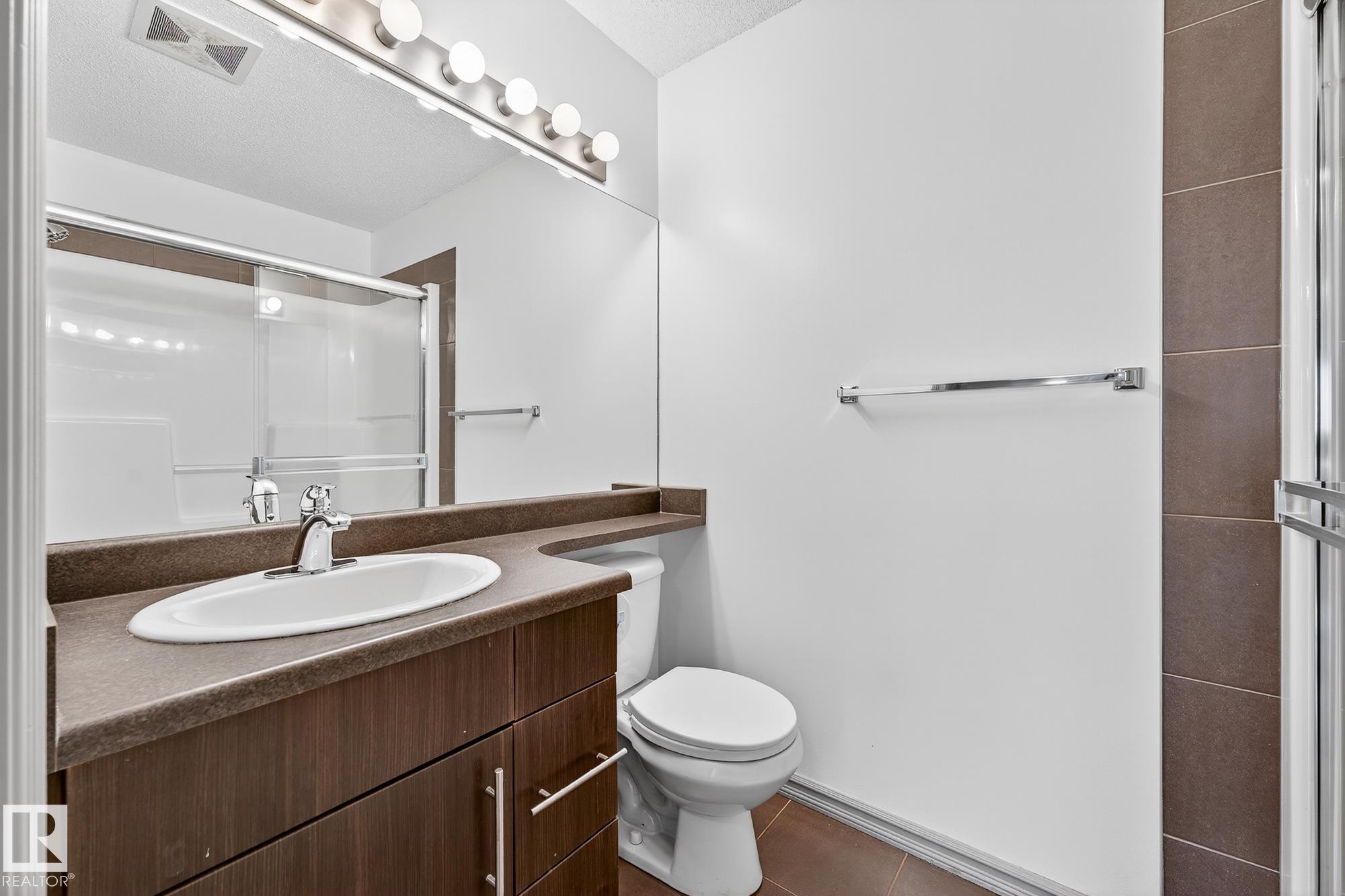 https://zimg.paragon.ice.com/ParagonImages/Property/PM/RAE/225400341/20/0/0/6a79a3a073f074e13b7fb9b5708e1779/1/fc5a4359451d58cdc060131bf7e22e37/225400341-51c269af-6897-4a93-beed-aacc1229abb4.JPG