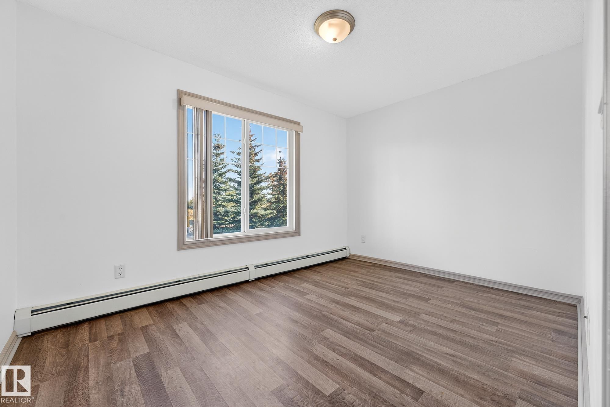 https://zimg.paragon.ice.com/ParagonImages/Property/PM/RAE/225400341/21/0/0/99389d78fef3612ae9d1012a91aac20b/1/fc5a4359451d58cdc060131bf7e22e37/225400341-790727d6-1cd4-4b05-984d-9db2260df05c.JPG