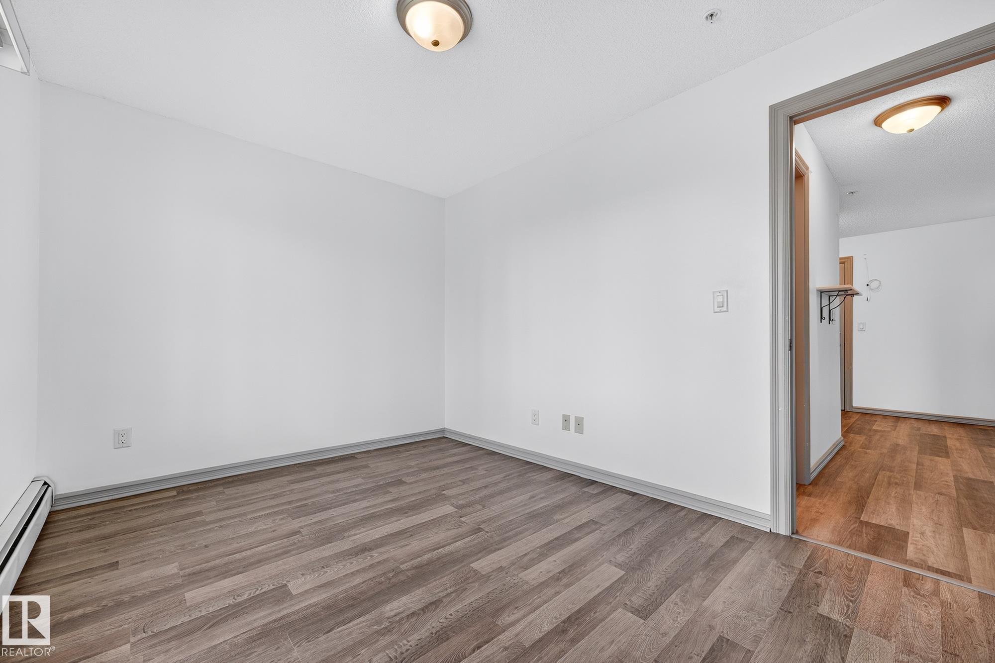 https://zimg.paragon.ice.com/ParagonImages/Property/PM/RAE/225400341/22/0/0/04900fde5d814ff35186fd9e5ea31790/1/fc5a4359451d58cdc060131bf7e22e37/225400341-9148b52e-bdc8-41f1-9fd6-3f4d10886e72.JPG