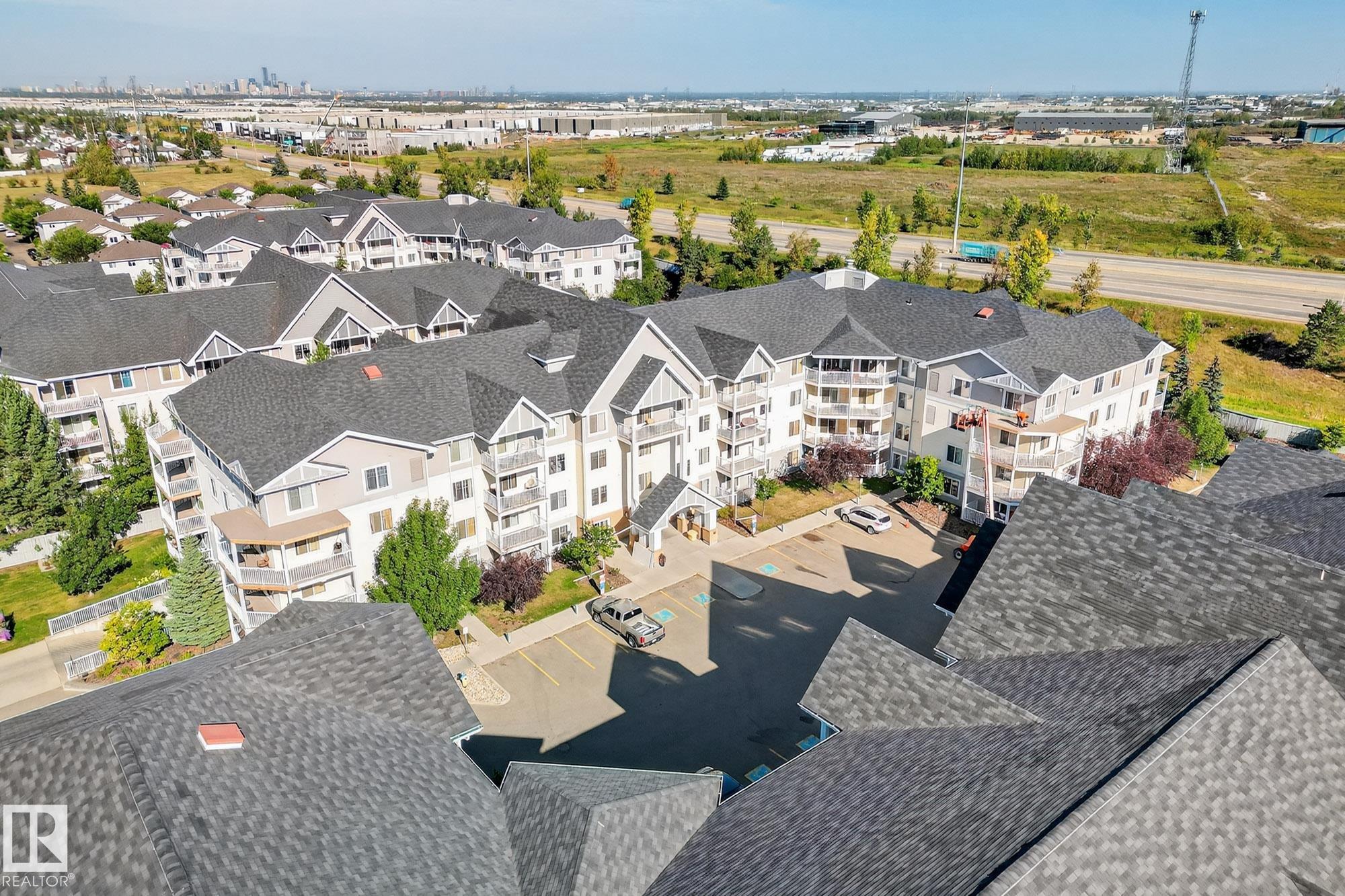 https://zimg.paragon.ice.com/ParagonImages/Property/PM/RAE/225400341/33/0/0/8530c6d21792dc0bb684a0d249447837/1/fc5a4359451d58cdc060131bf7e22e37/225400341-10a2bb9b-9d04-45e3-93bc-098f215efe48.JPG