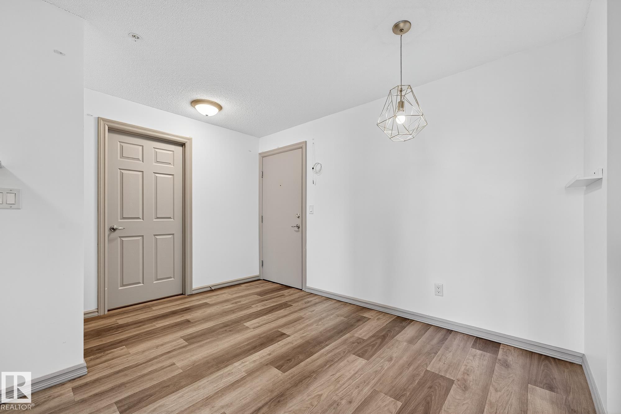 https://zimg.paragon.ice.com/ParagonImages/Property/PM/RAE/225400341/8/0/0/ac4eeca1f89183889f7f8f5818a10f67/1/fc5a4359451d58cdc060131bf7e22e37/225400341-a3ecdde7-c338-4be0-aba5-d3ef7a3bc25f.JPG