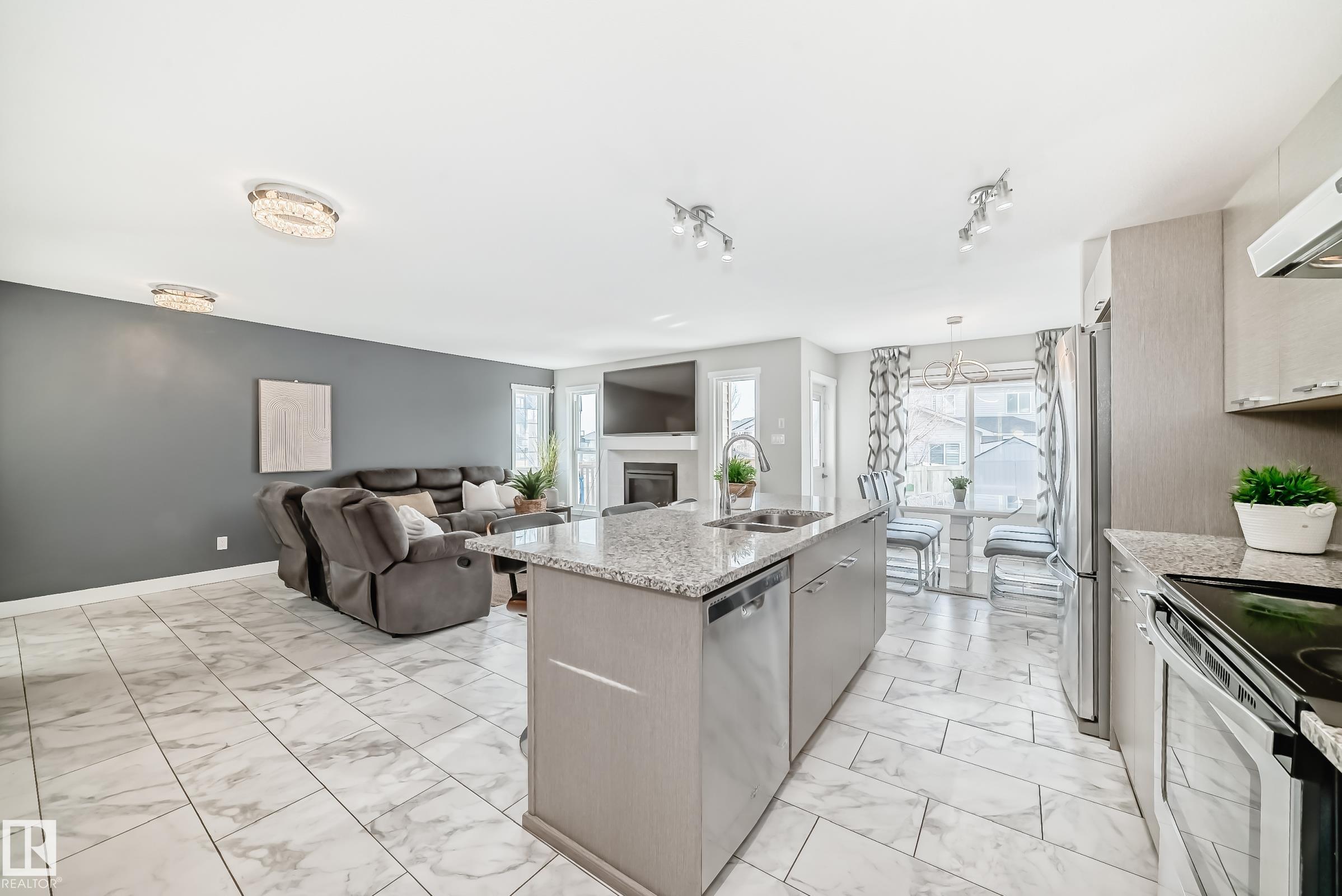 Photo 18 at 4404 6 Street NW, Maple Crest, Edmonton