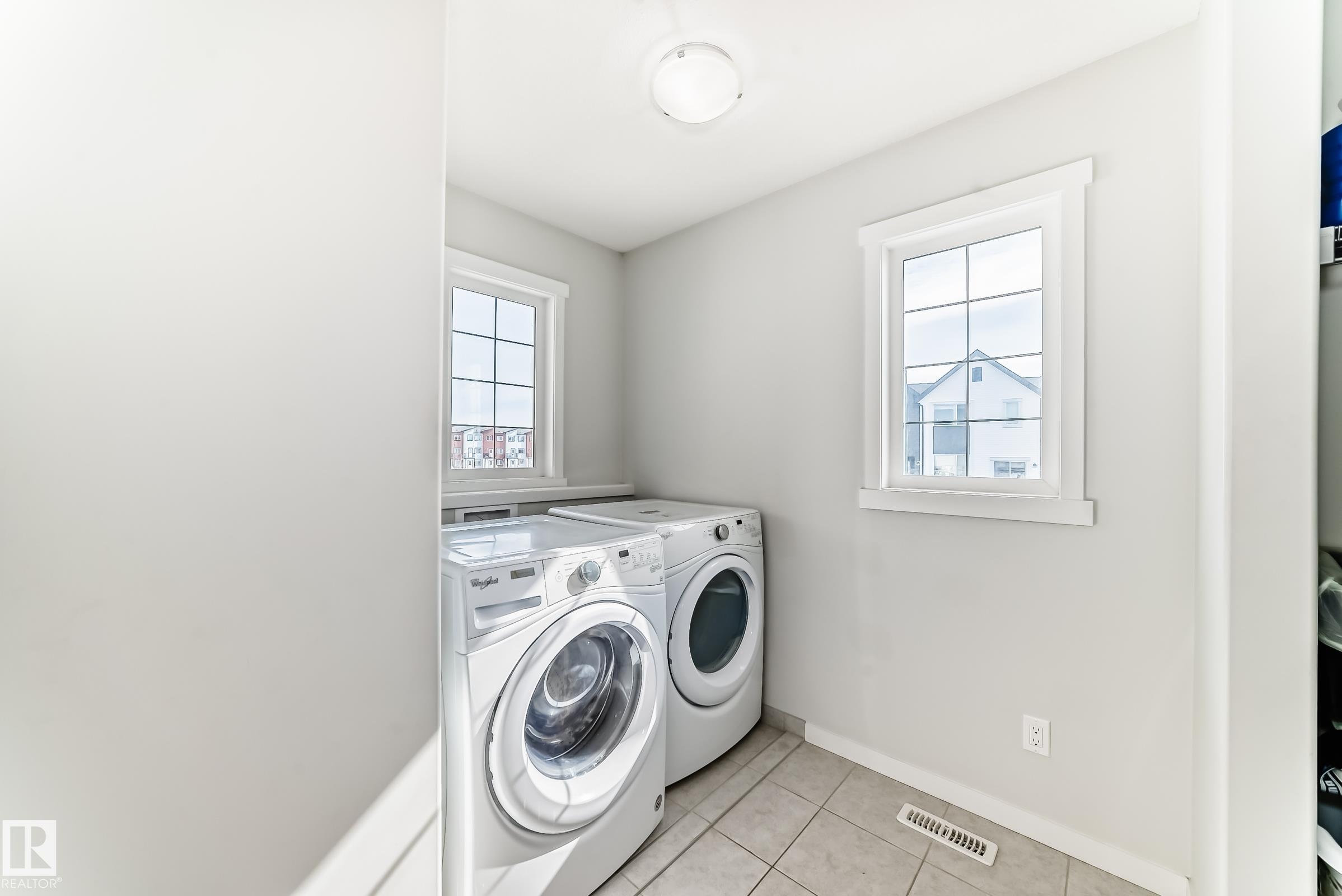 Photo 39 at 4404 6 Street NW, Maple Crest, Edmonton