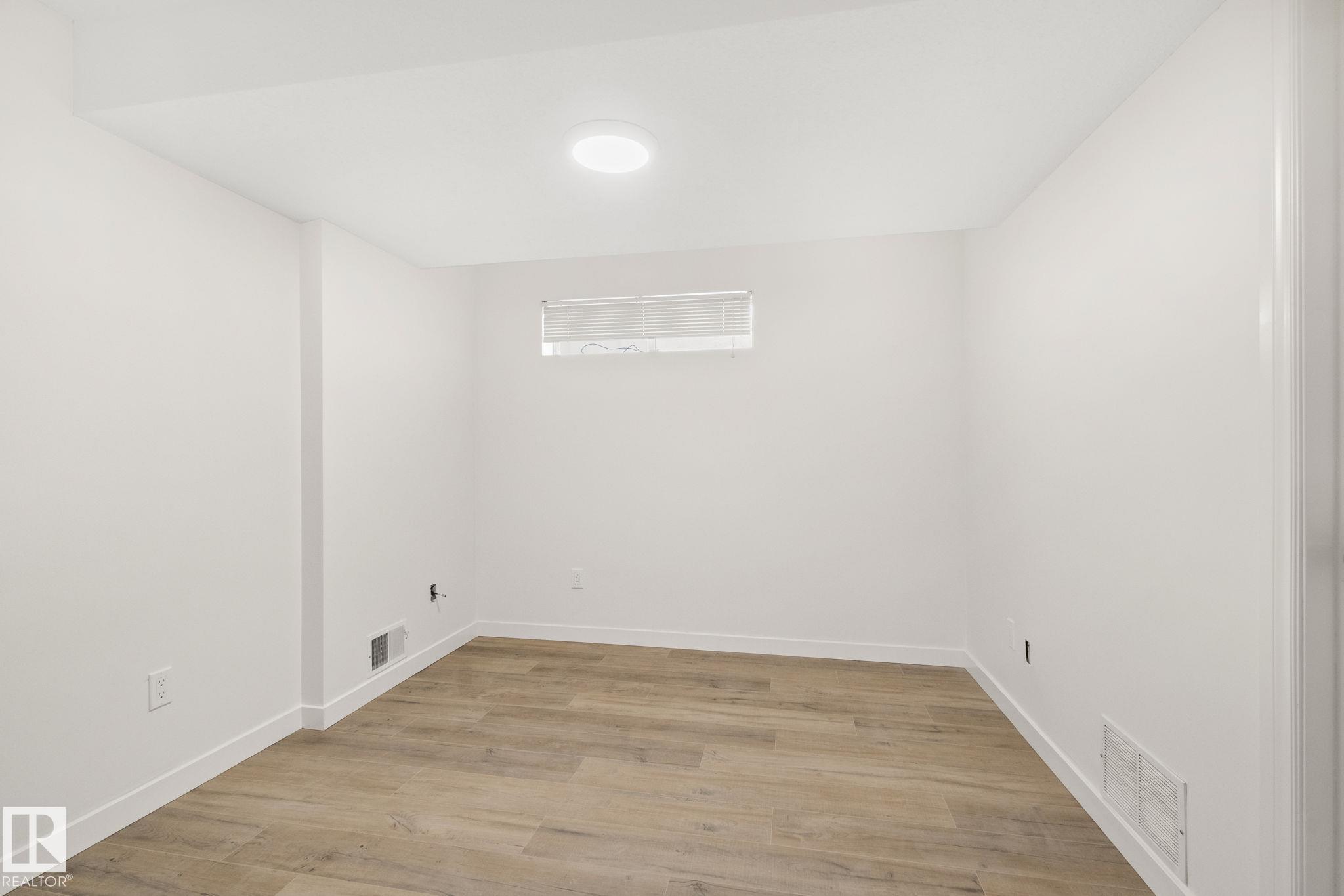 https://zimg.paragon.ice.com/ParagonImages/Property/PM/RAE/225400351/30/0/0/f4cc8787345cc434f165469dd51895d9/1/26cf4d66e20ae719b73b364ab4af80e9/225400351-7a4646c8-397e-4db5-aeac-a0fbe993fe65.JPG