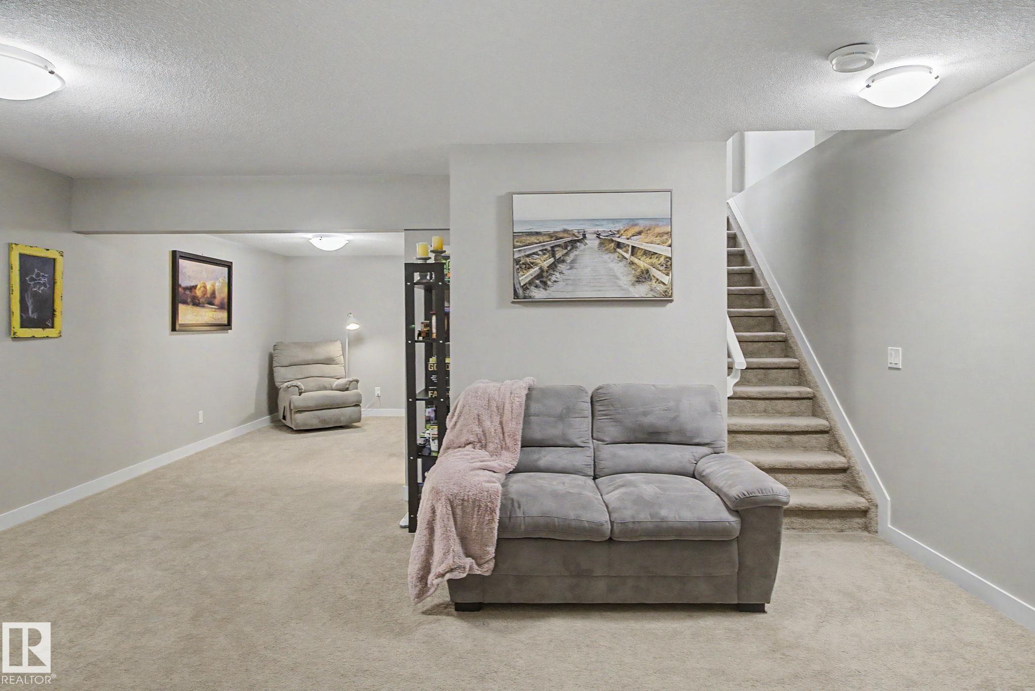 https://zimg.paragon.ice.com/ParagonImages/Property/PM/RAE/225400352/35/0/0/3805a39e6d8364535a38bd6ba8220026/1/b08e3e66e61eeaa197228e2a9c06a534/225400352-00e828e7-9b50-4c37-9f8b-a94d14de674c.JPG