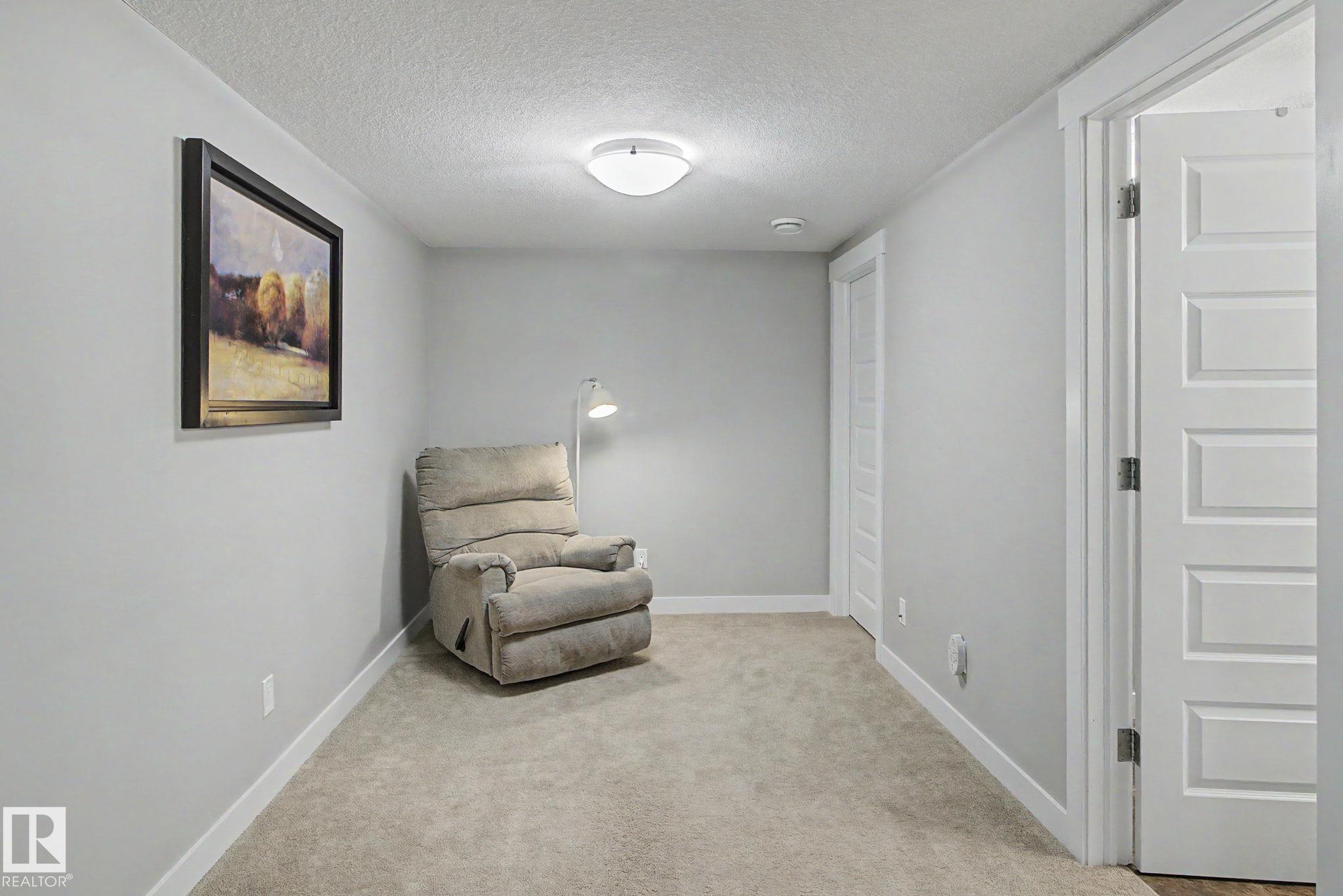 https://zimg.paragon.ice.com/ParagonImages/Property/PM/RAE/225400352/37/0/0/2f916d2eee4d69ba86b1d1825cb4e6d8/1/b08e3e66e61eeaa197228e2a9c06a534/225400352-61008299-602f-4d2f-9049-7101c5b038ae.JPG