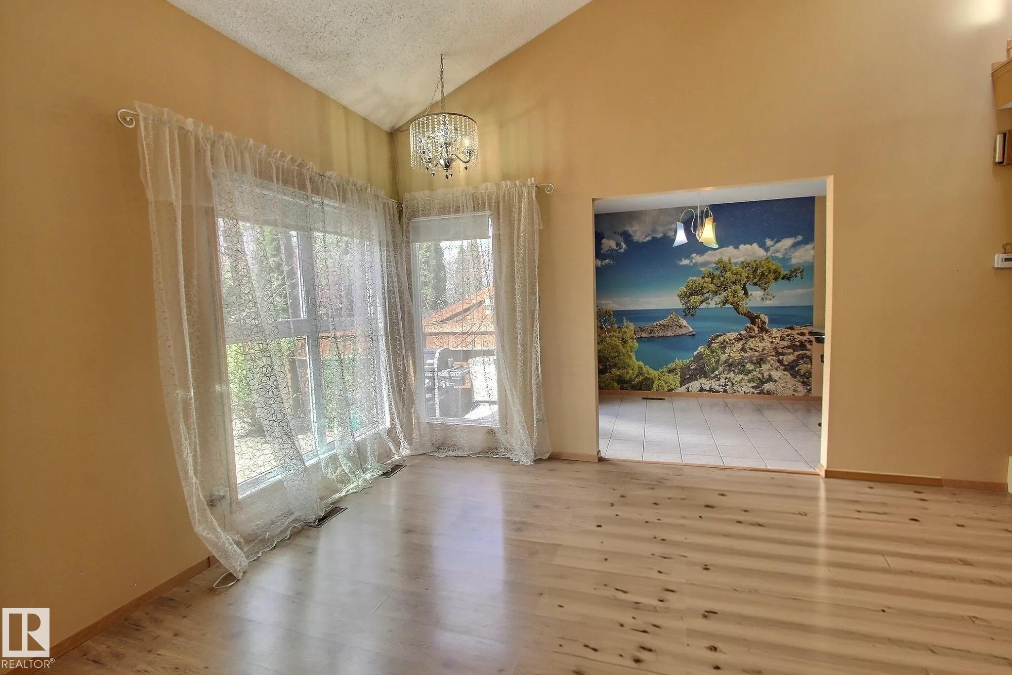 Picture for 230 CHATEAU PL NW