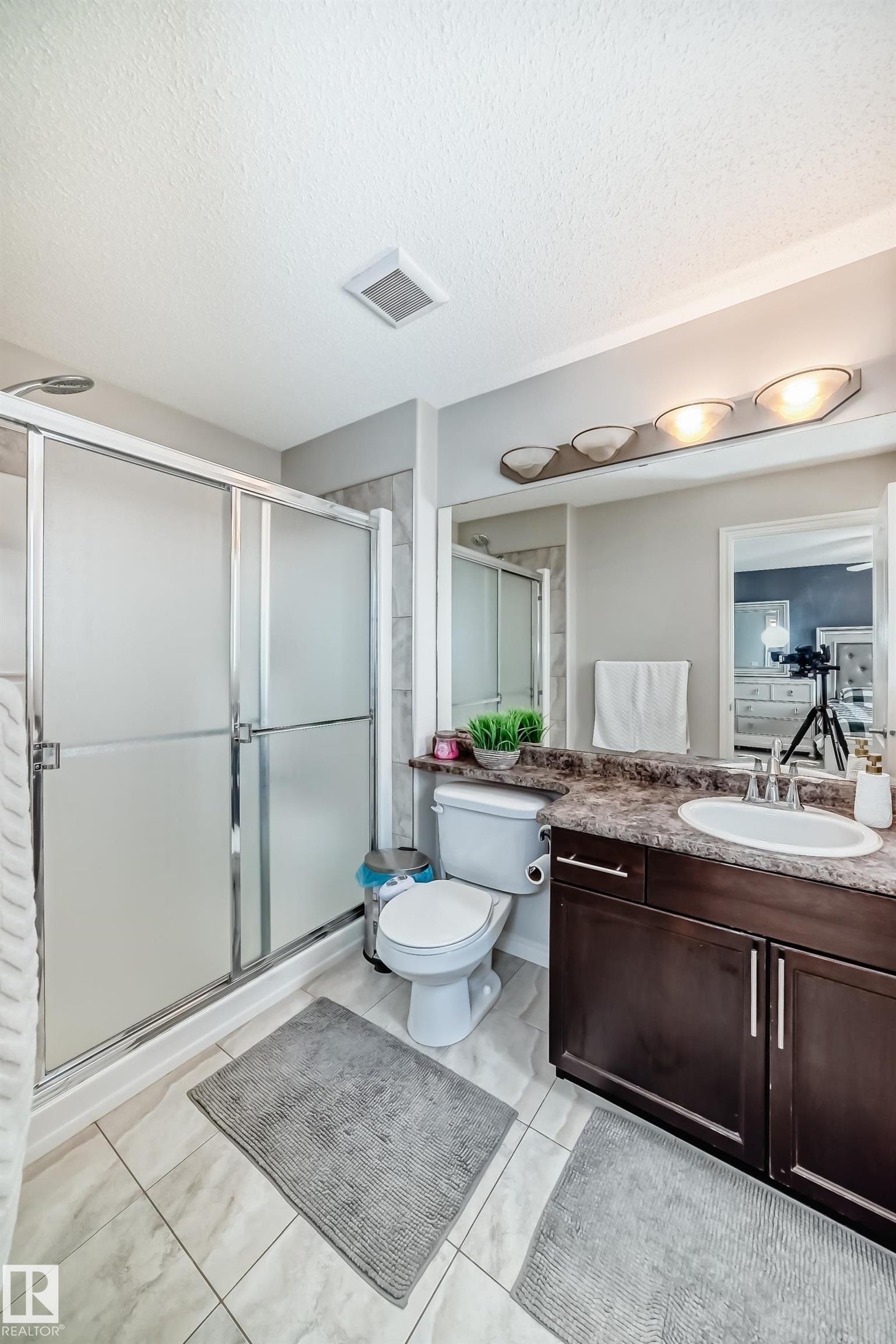 https://zimg.paragon.ice.com/ParagonImages/Property/PM/RAE/225400362/23/0/0/76b1a894f3d5e080769380d38df2f028/1/531c7773c3640b45a35a4d7233ad97ec/225400362-ebe4e191-af15-49ee-a0ae-7fd378d3d9a7.JPG