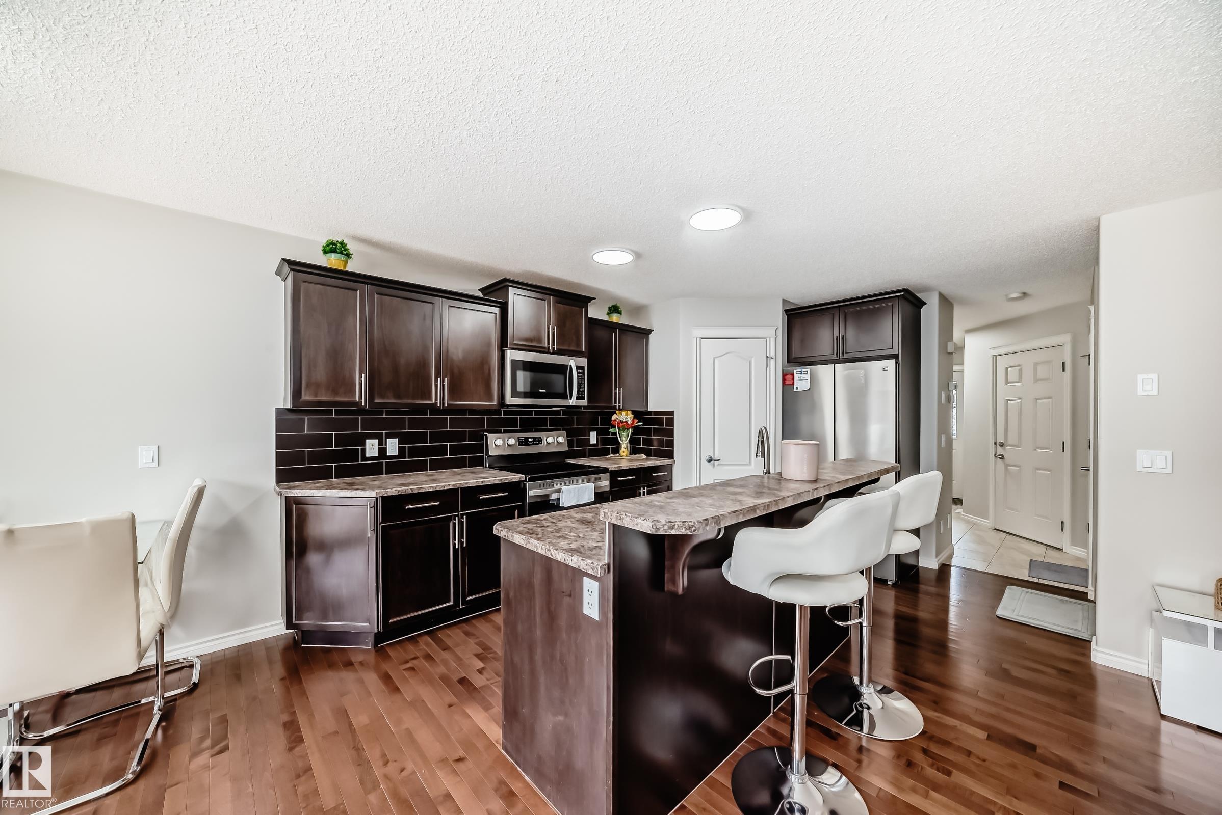 Picture for 6419 18 Ave SW SW