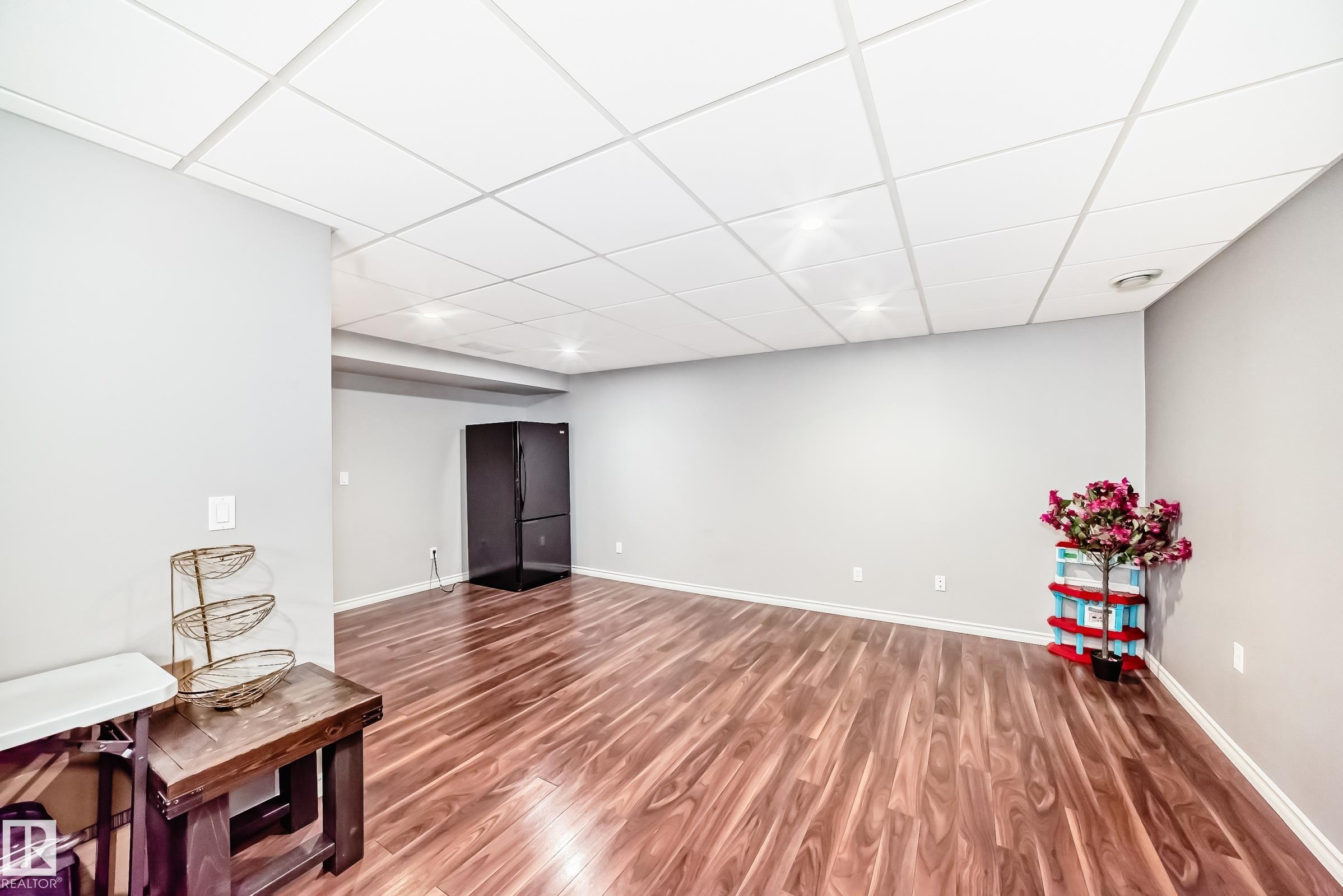 https://zimg.paragon.ice.com/ParagonImages/Property/PM/RAE/225400362/30/0/0/d993224a96e758d3c695ce30d0bd9f3b/1/531c7773c3640b45a35a4d7233ad97ec/225400362-83e66dc0-5bbc-4748-92df-263c3149ed36.JPG