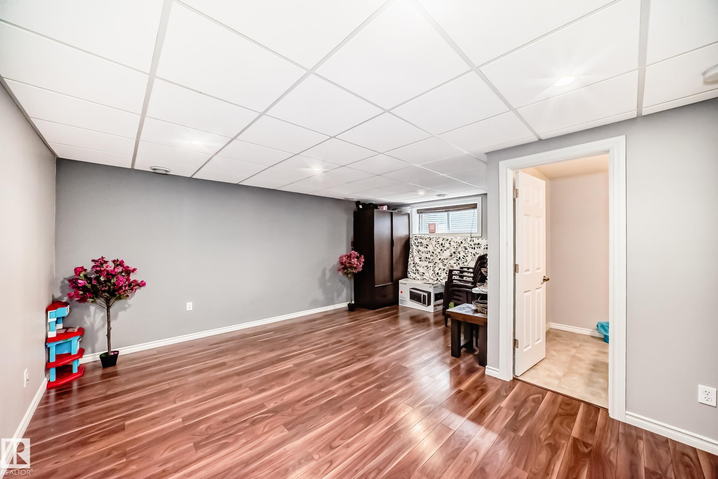 https://zimg.paragon.ice.com/ParagonImages/Property/PM/RAE/225400362/32/0/0/a530395fbe157d27610ba92e65cfc031/1/531c7773c3640b45a35a4d7233ad97ec/225400362-99452d75-c42d-44f8-9e39-6f98c3f8d3b2.JPG